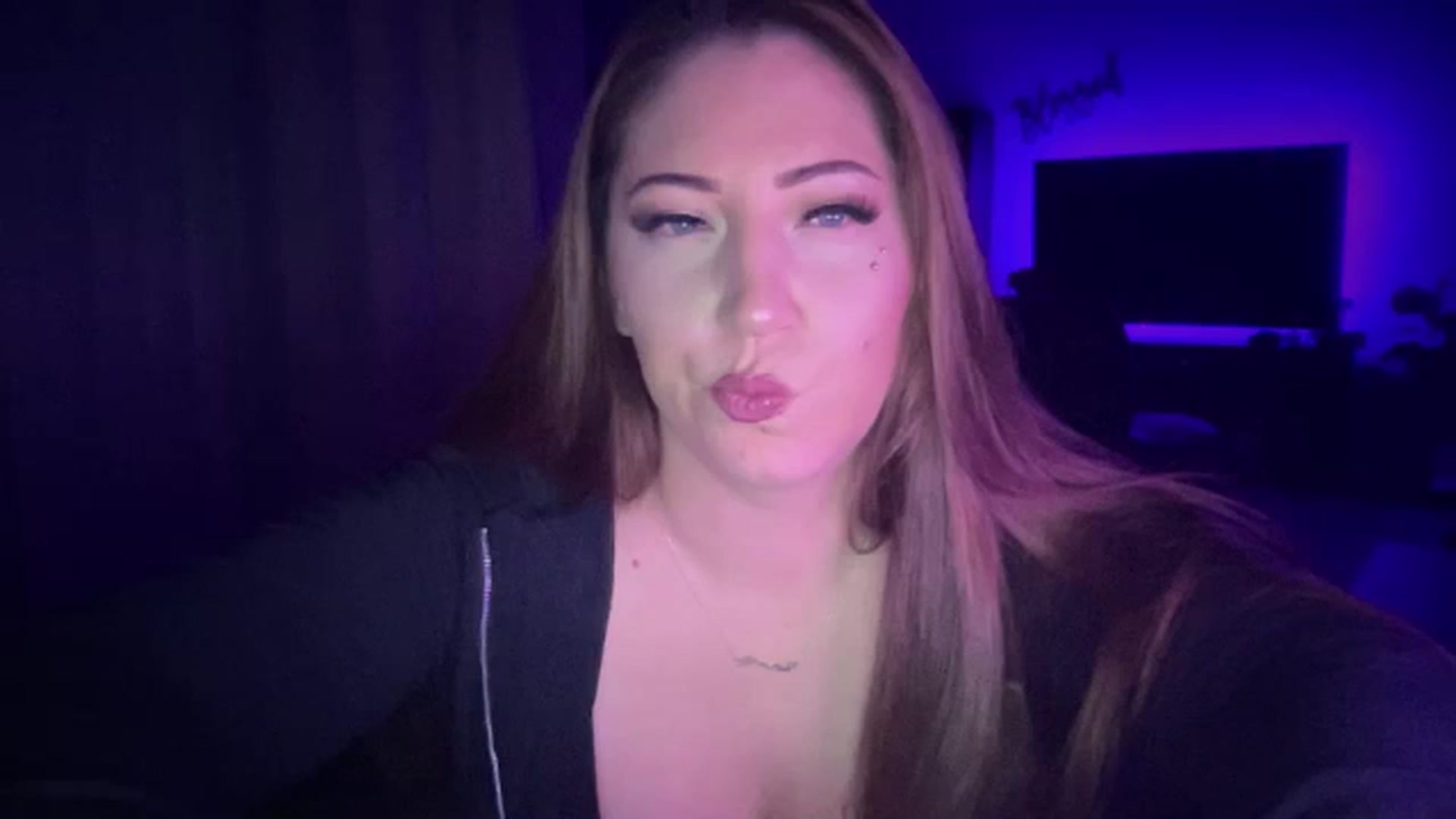 Gallery image thumbnail from KaelynnKaes's myfreecams stream on, 10/06/2025, 05:39 image 19 of 20