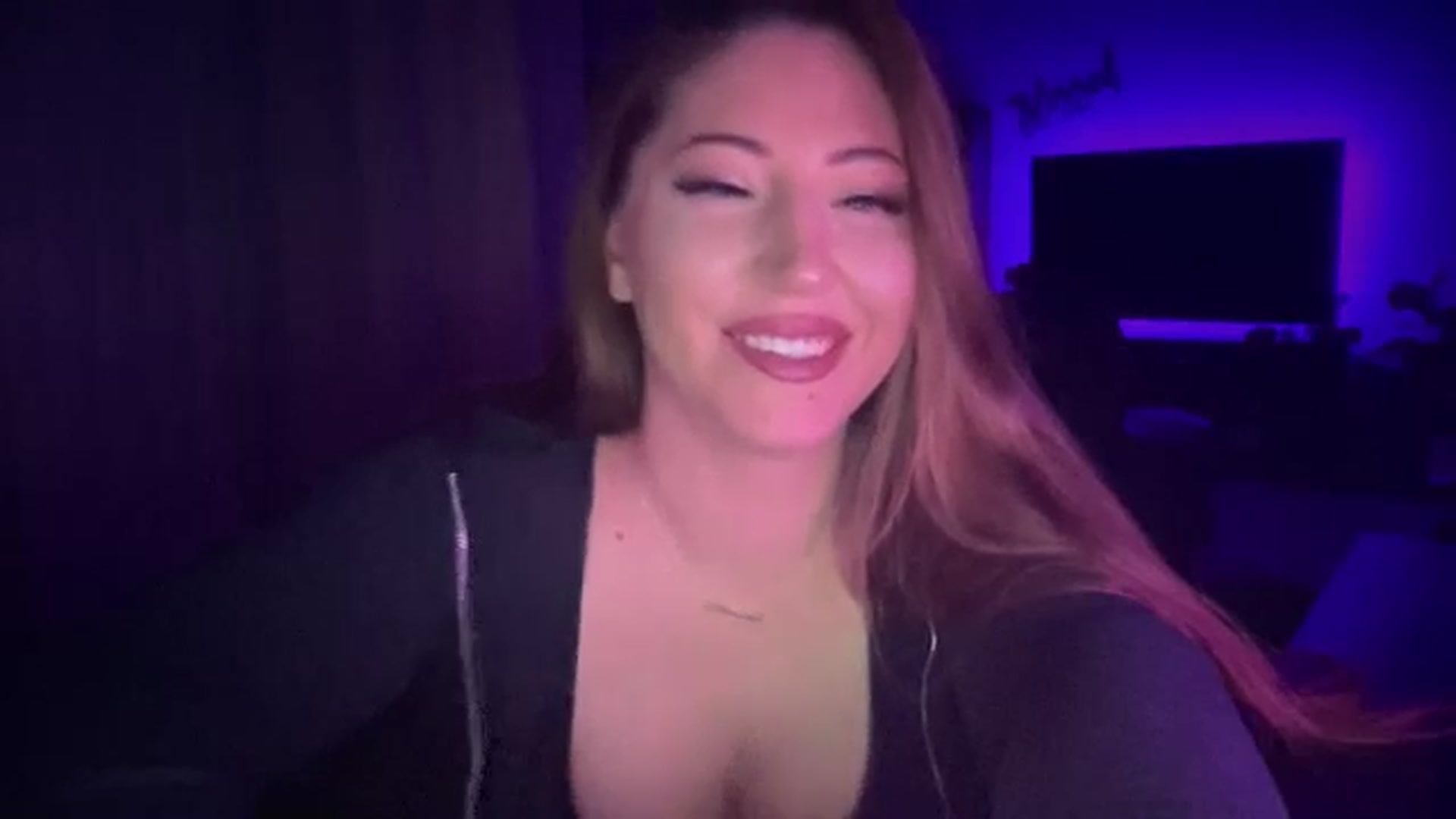 Gallery image thumbnail from KaelynnKaes's myfreecams stream on, 10/06/2025, 05:39 image 13 of 20