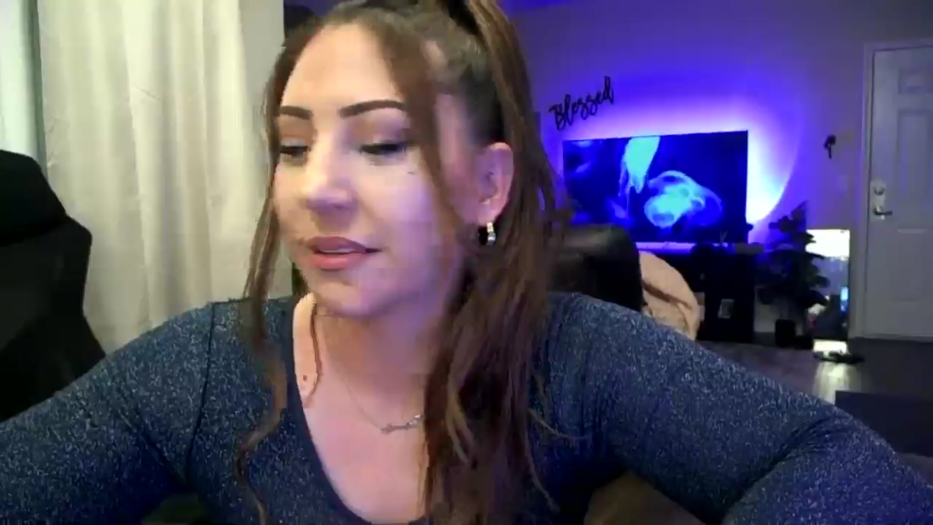 Gallery image thumbnail from KaelynnKaes's myfreecams stream on, 10/13/2025, 05:13 image 4 of 20