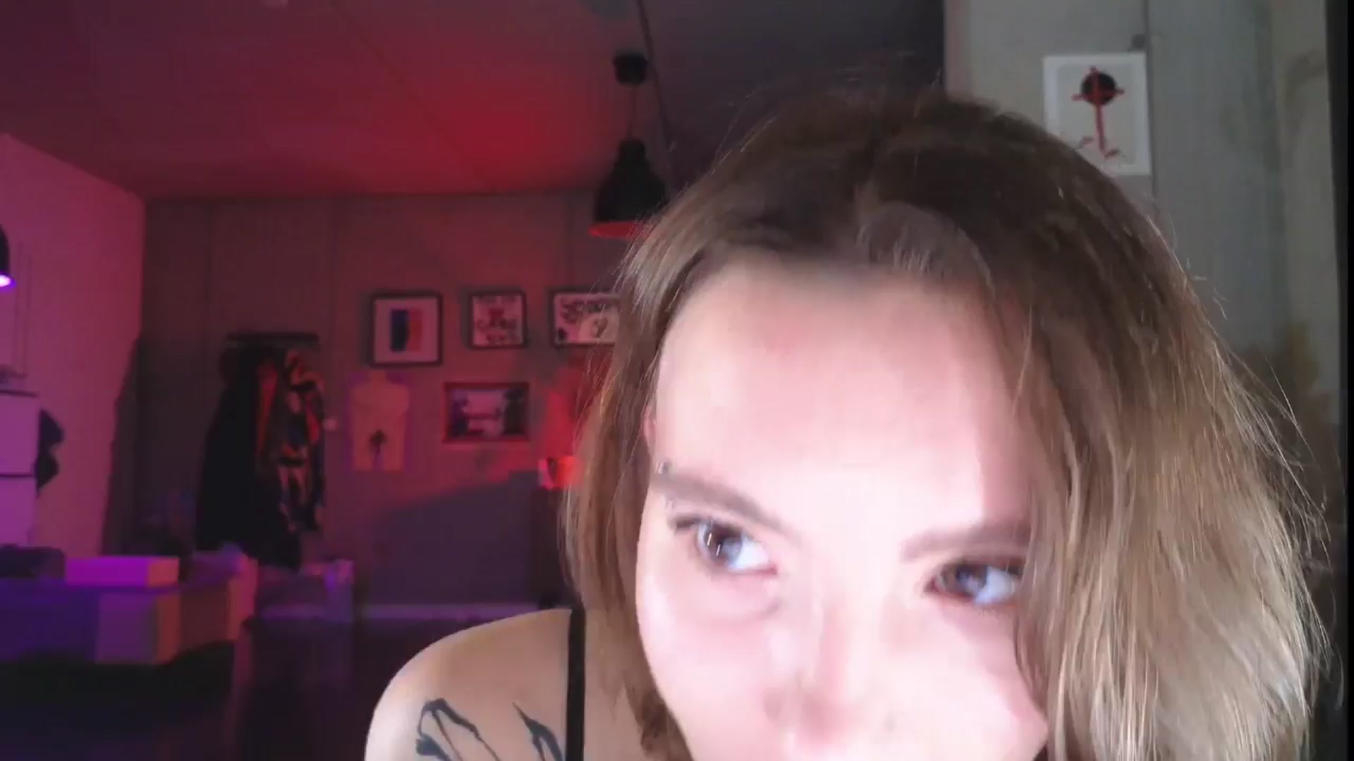 Gallery image thumbnail from KaiOnline's myfreecams stream on, 12/29/2024, 02:57 image 18 of 20