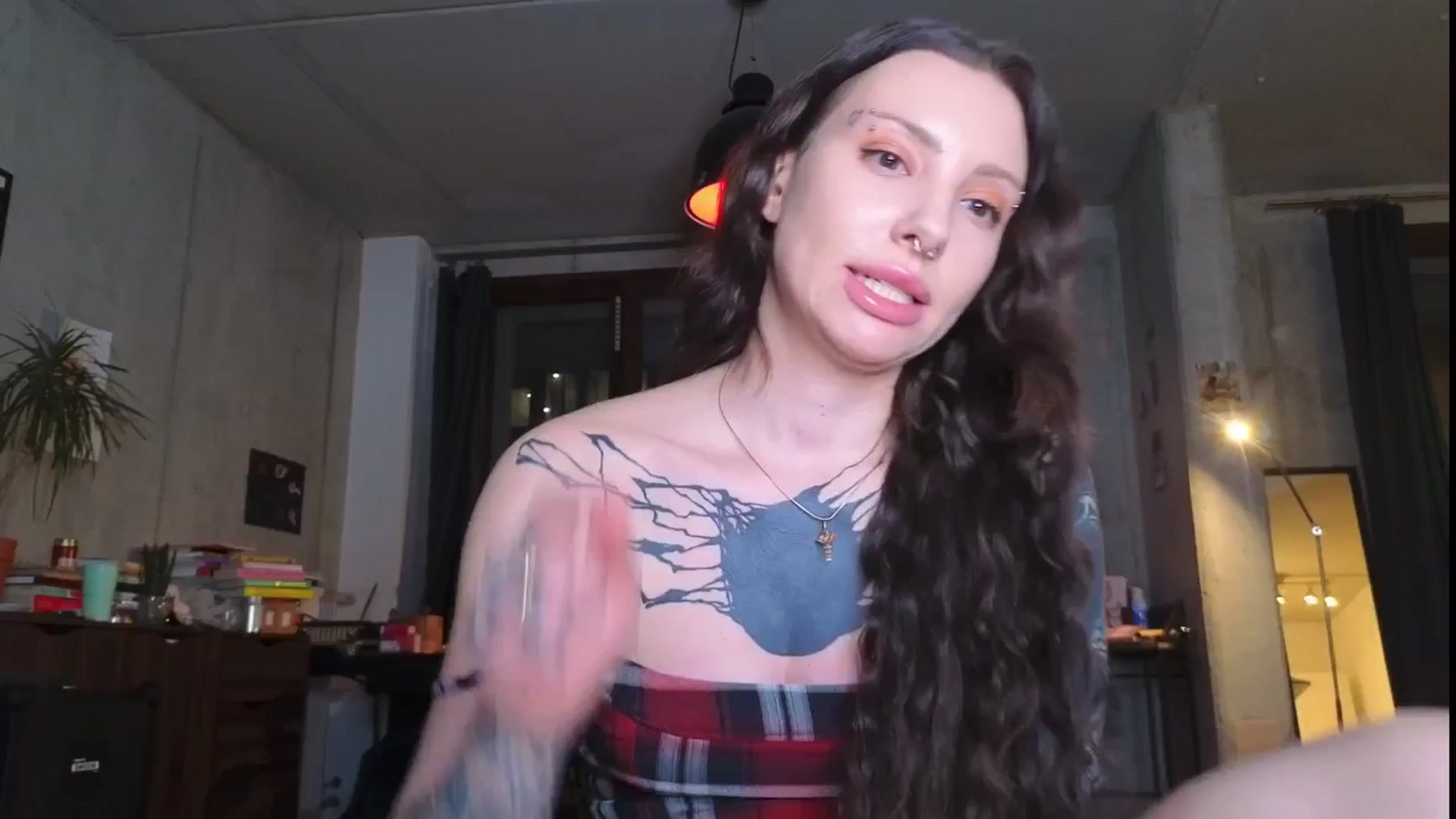 Gallery image thumbnail from KaiOnline's myfreecams stream on, 04/03/2025, 22:59 image 8 of 20