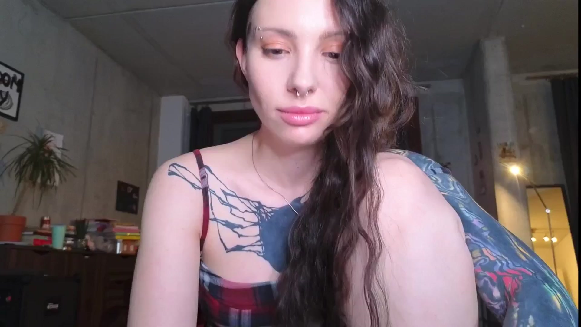 Gallery image thumbnail from KaiOnline's myfreecams stream on, 04/03/2025, 22:59 image 14 of 20