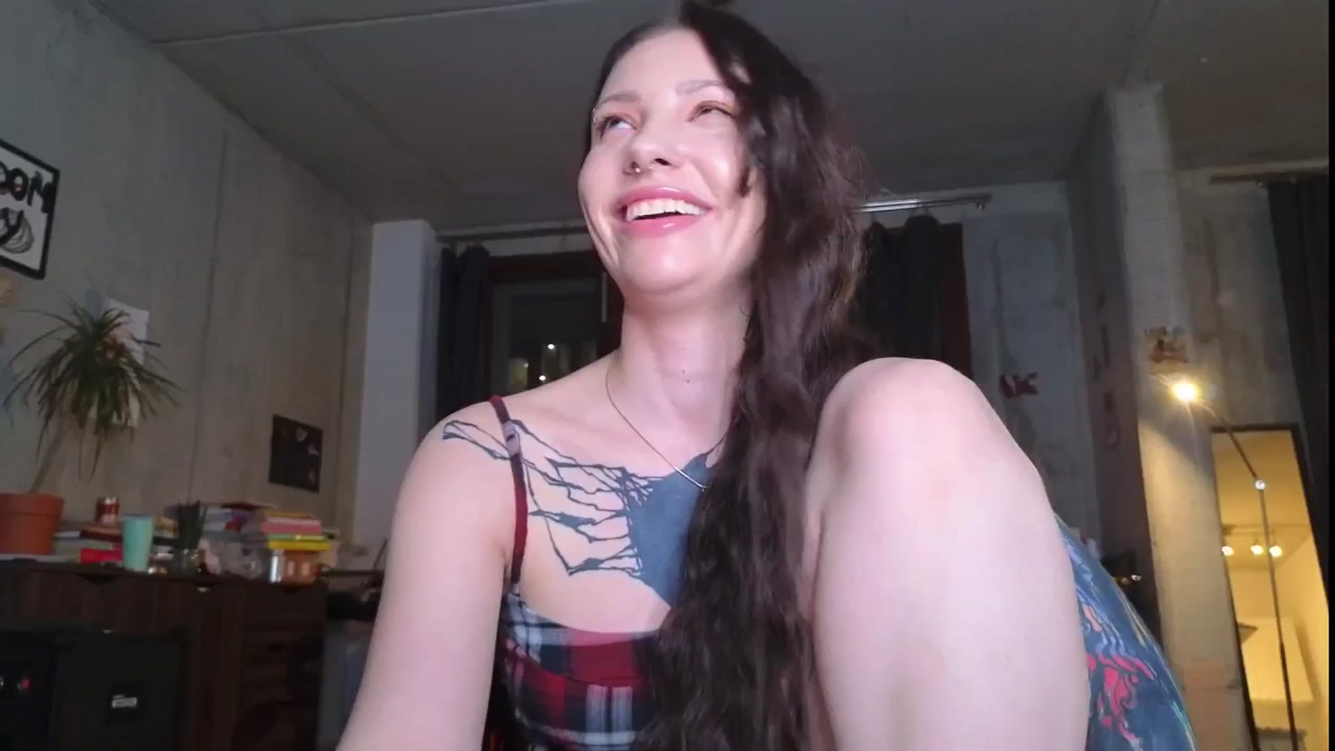 Gallery image thumbnail from KaiOnline's myfreecams stream on, 04/03/2025, 22:59 image 15 of 20