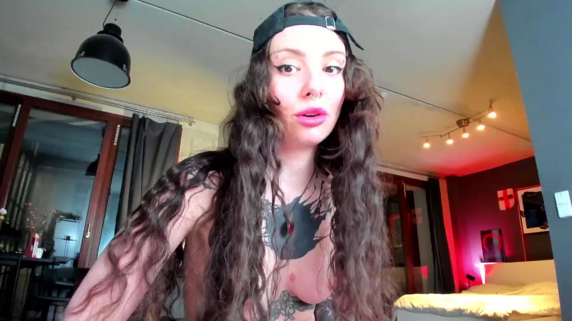 Gallery image thumbnail from KaiOnline's myfreecams stream on, 04/19/2025, 20:10 image 15 of 20