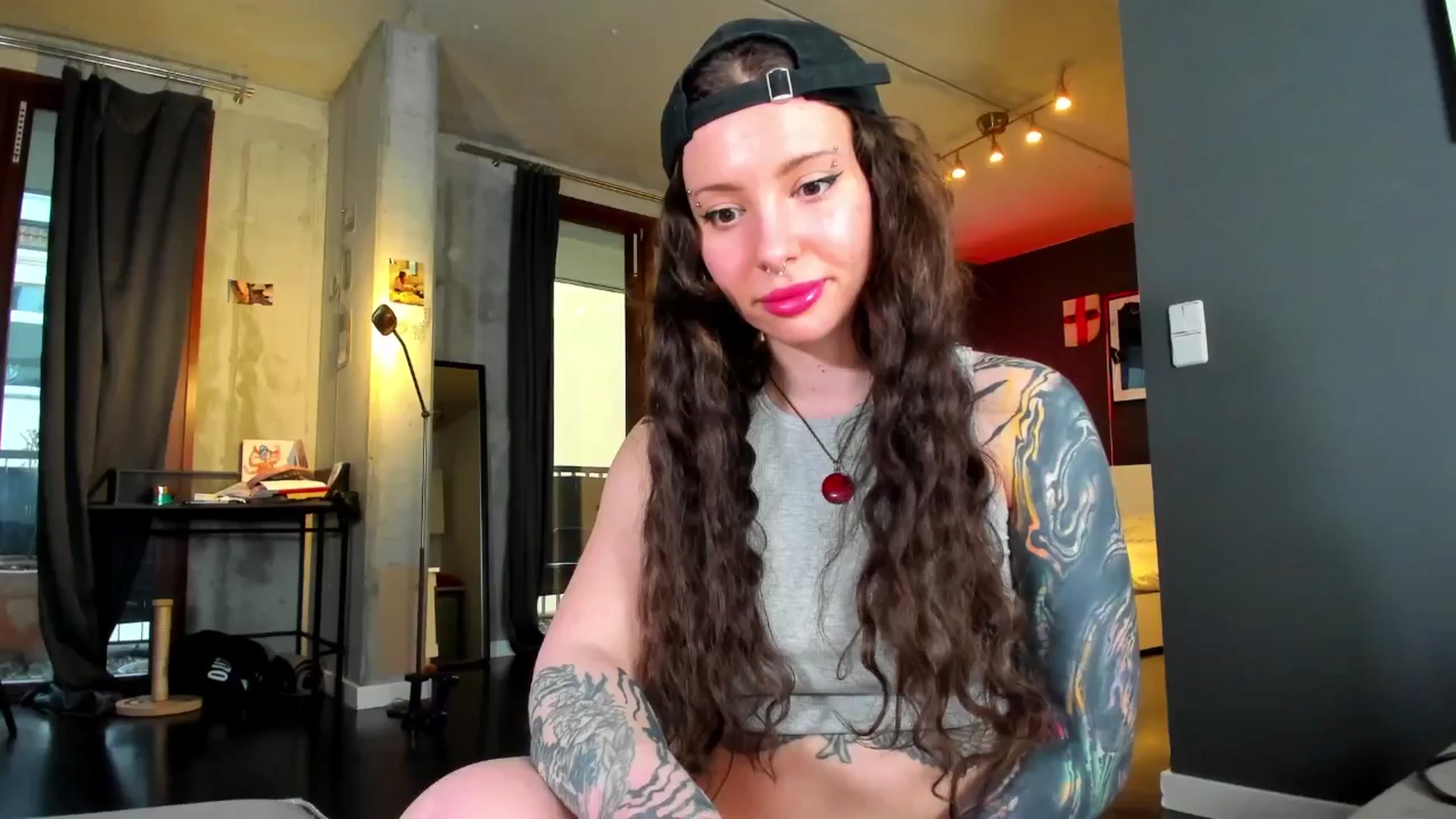 Gallery image thumbnail from KaiOnline's myfreecams stream on, 04/19/2025, 20:10 image 2 of 20