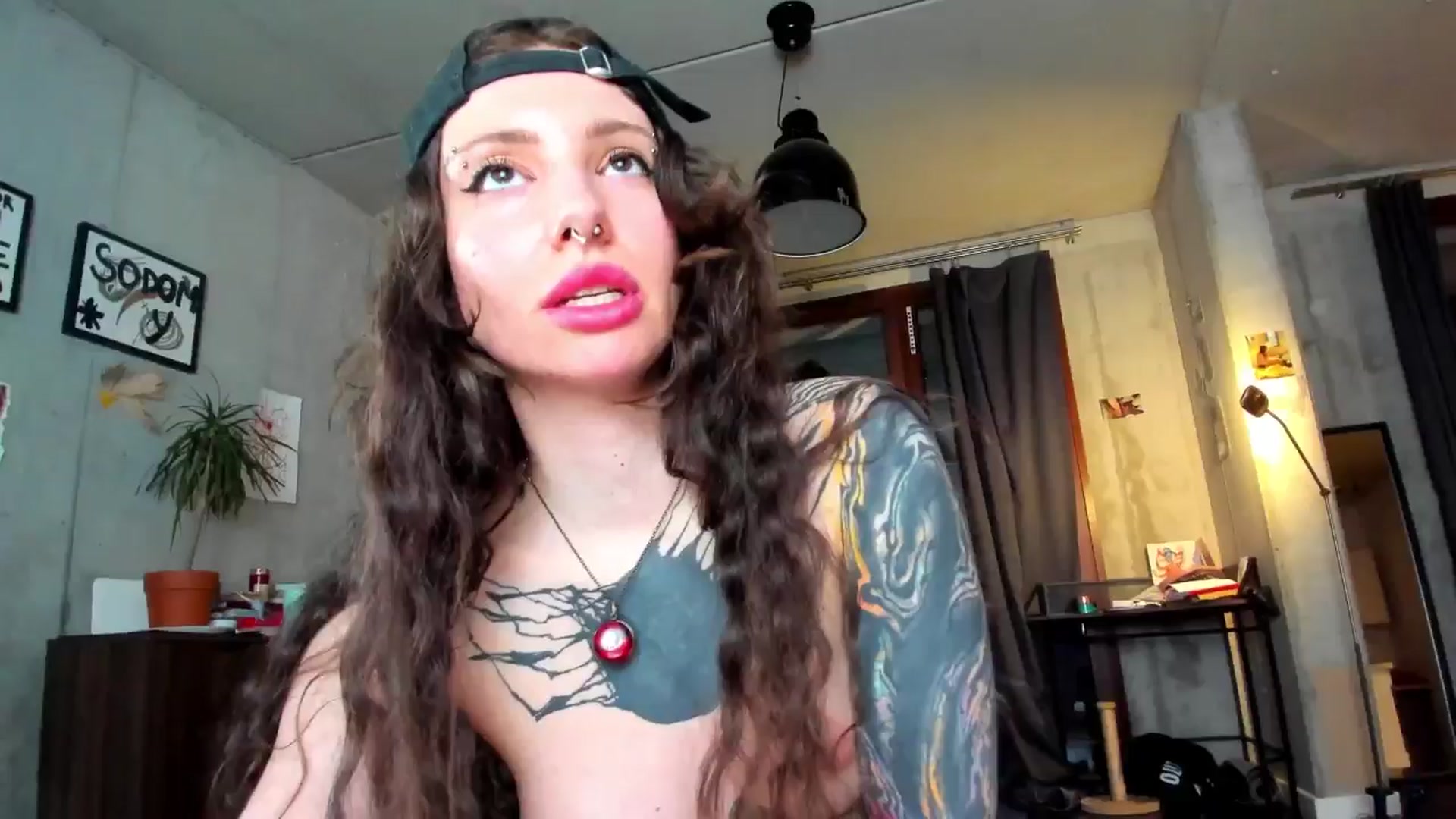 Gallery image thumbnail from KaiOnline's myfreecams stream on, 04/19/2025, 20:10 image 17 of 20