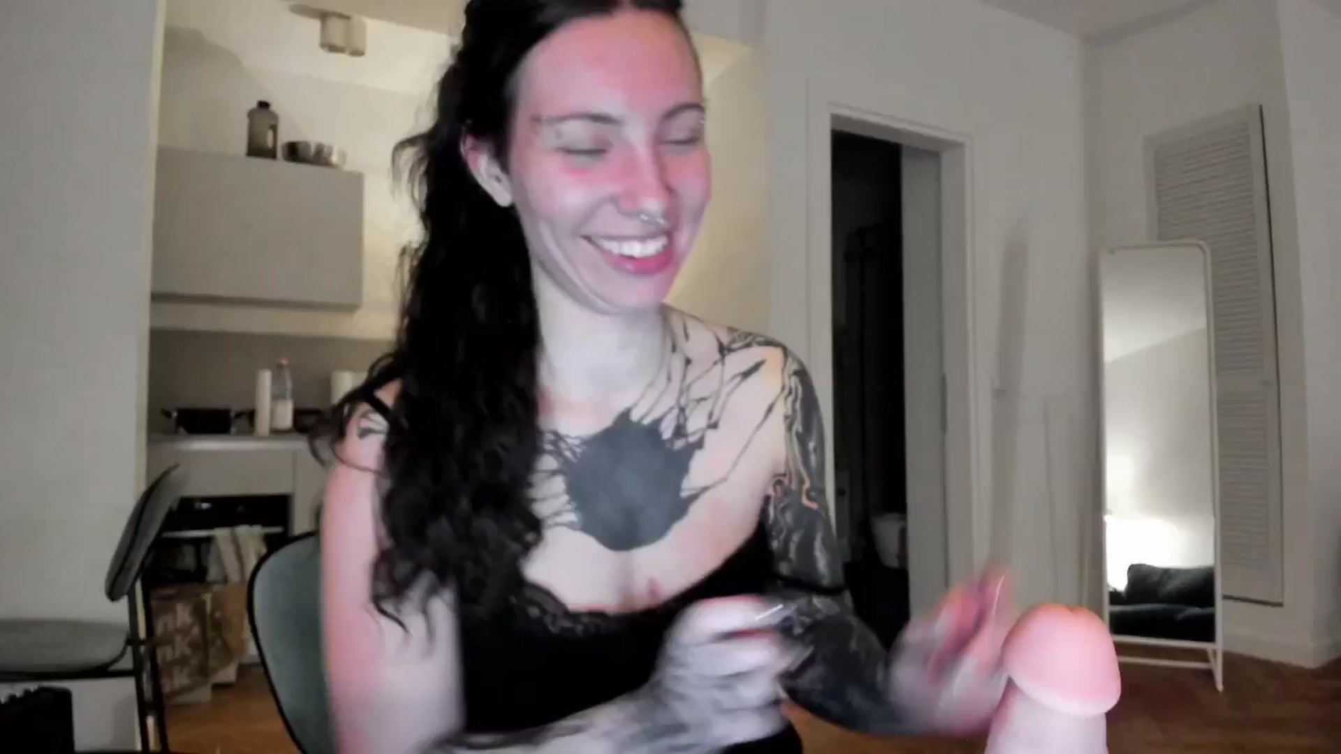 Gallery image thumbnail from KaiOnline's myfreecams stream on, 05/16/2025, 22:35 image 16 of 20