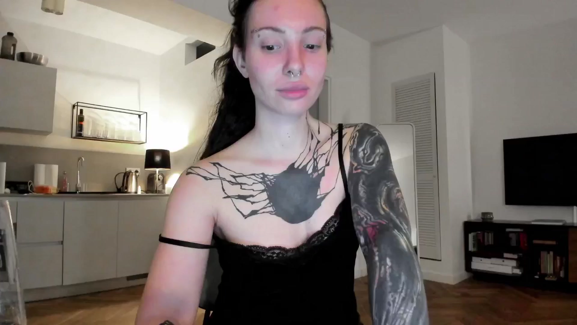 Gallery image thumbnail from KaiOnline's myfreecams stream on, 05/16/2025, 22:35 image 4 of 20