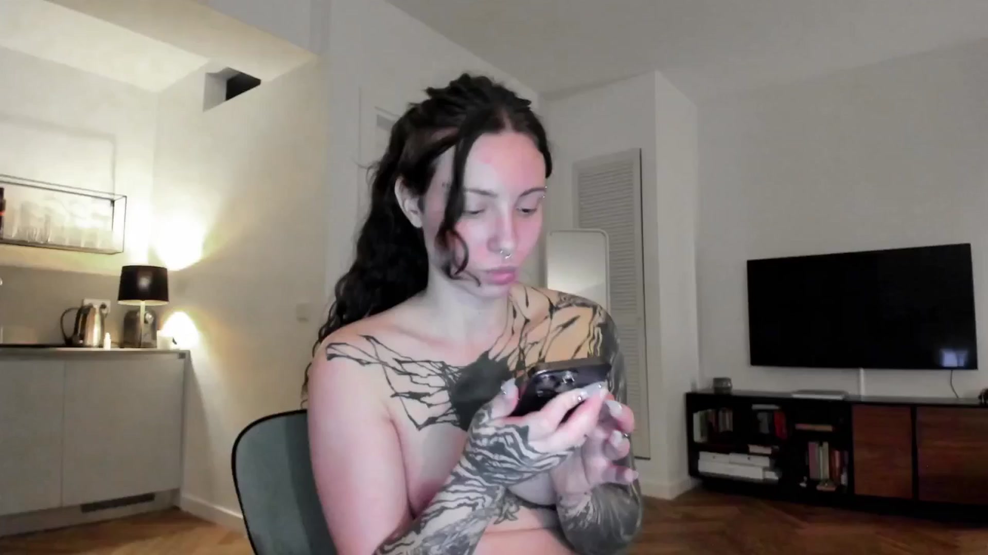 Gallery image thumbnail from KaiOnline's myfreecams stream on, 05/17/2025, 24:02 image 12 of 20