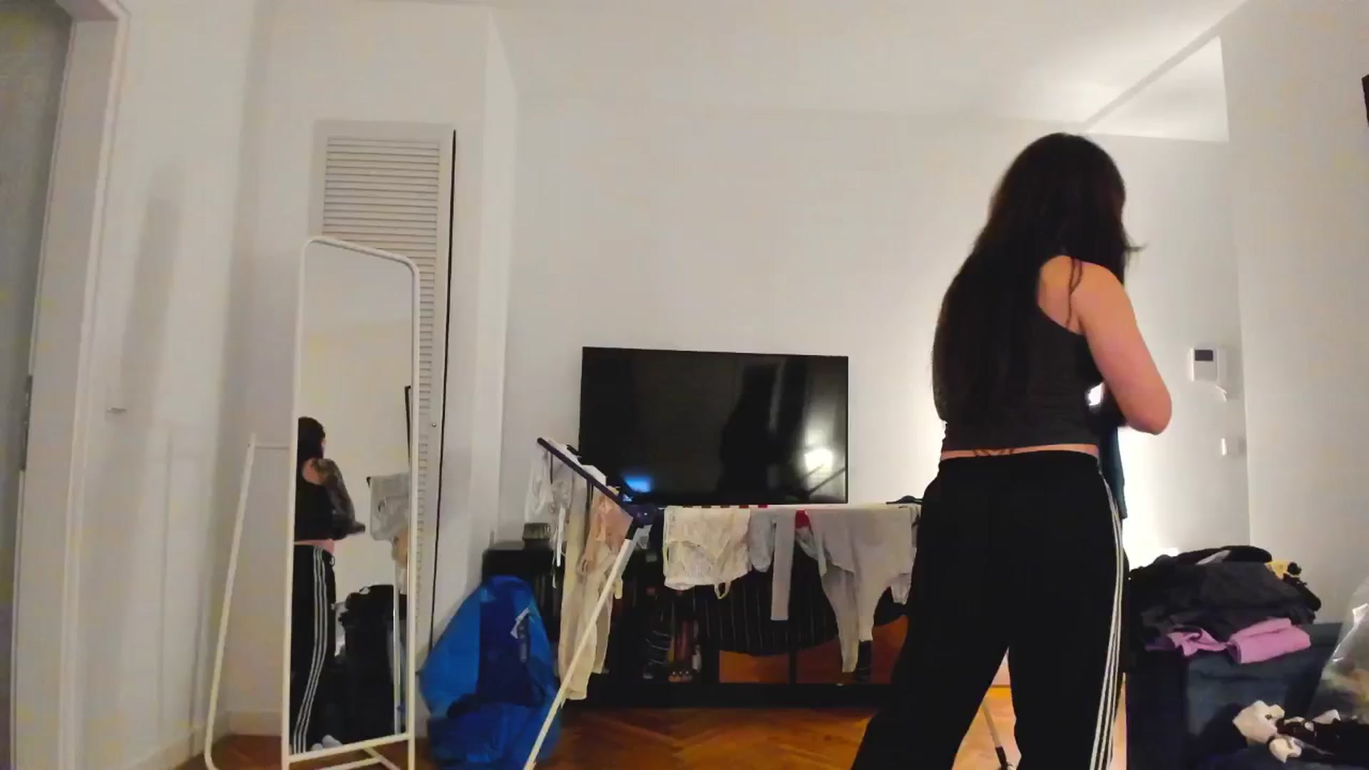 Gallery image thumbnail from KaiOnline's myfreecams stream on, 05/24/2025, 20:42 image 9 of 20