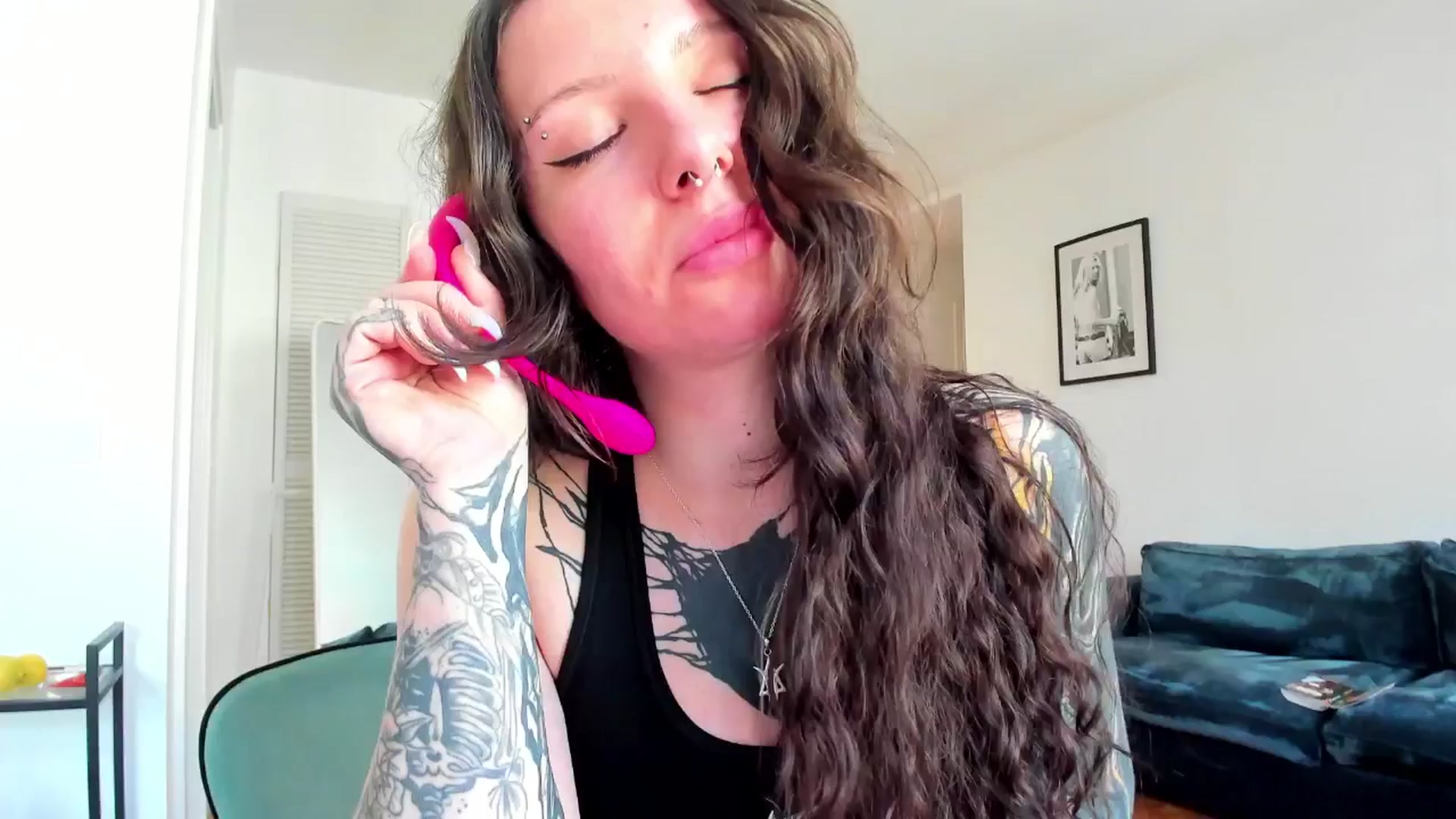 Gallery image thumbnail from KaiOnline's myfreecams stream on, 06/16/2025, 18:29 image 4 of 20