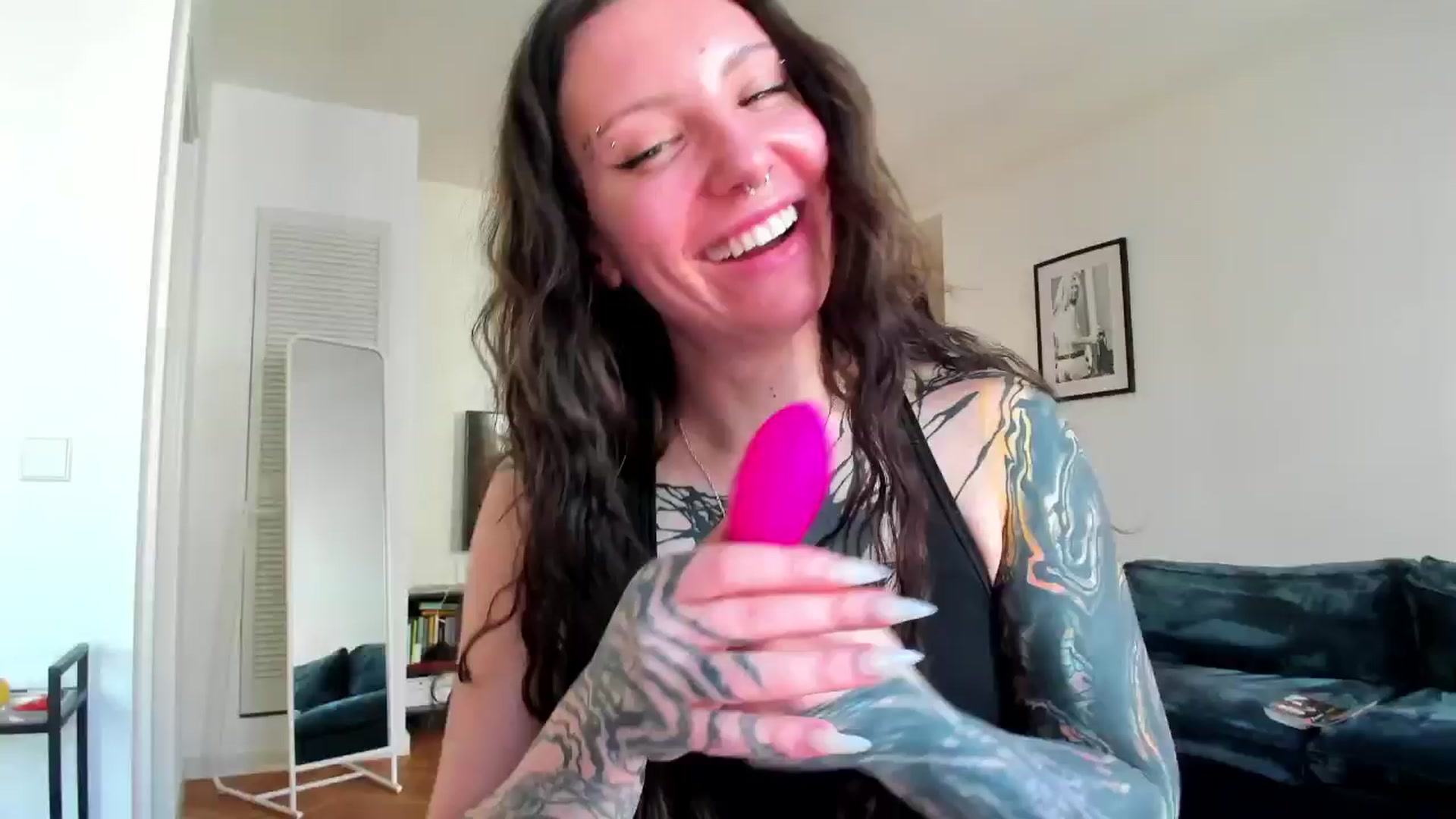Gallery image thumbnail from KaiOnline's myfreecams stream on, 06/16/2025, 18:29 image 11 of 20