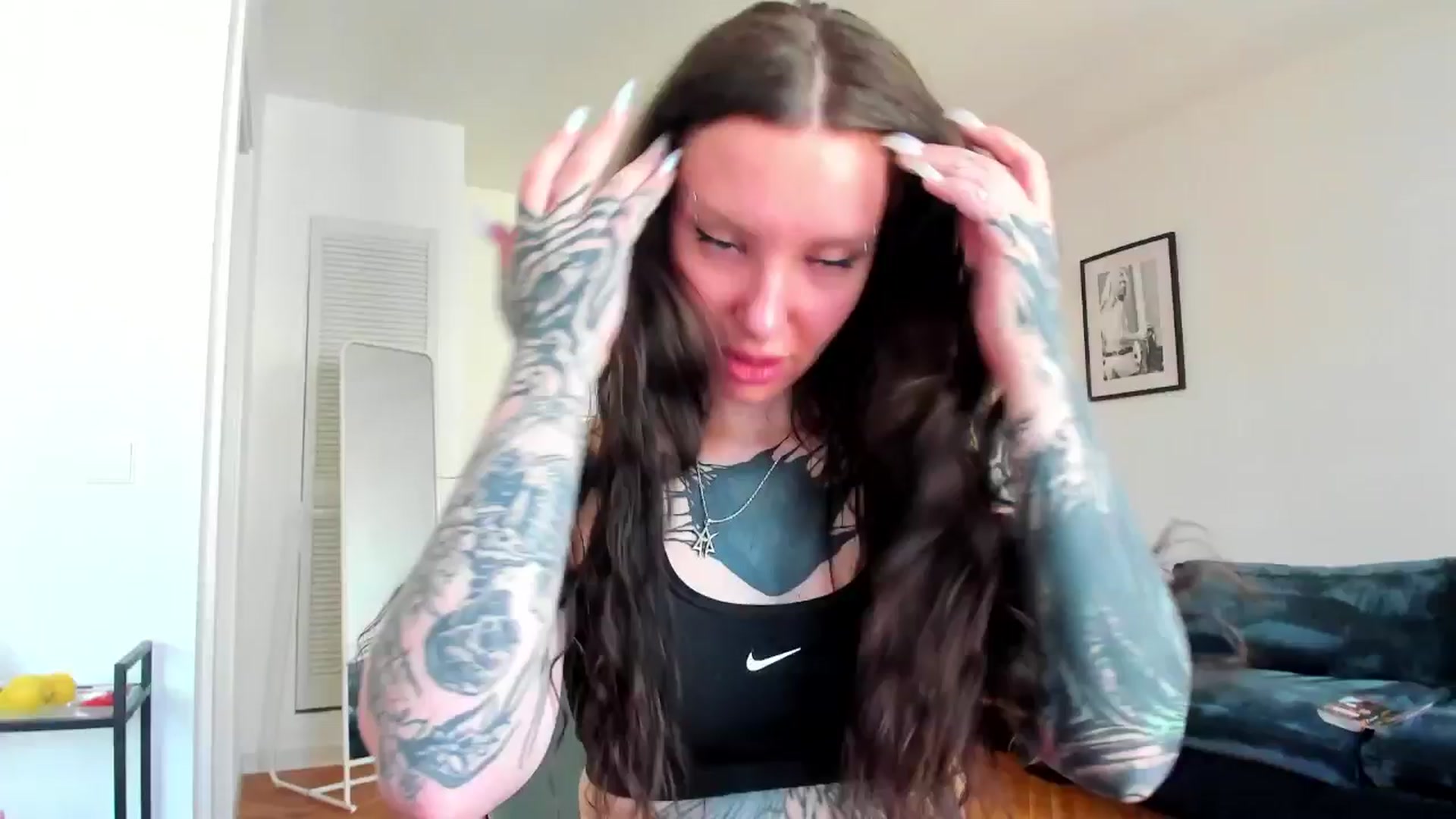 Gallery image thumbnail from KaiOnline's myfreecams stream on, 06/16/2025, 18:29 image 7 of 20