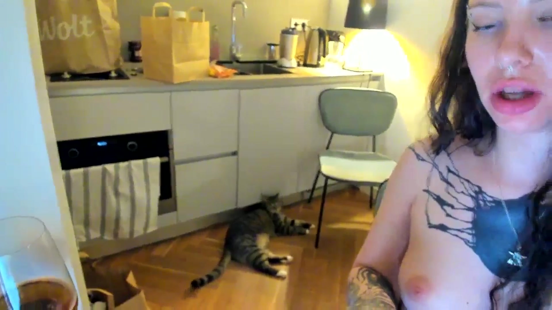 Gallery image thumbnail from KaiOnline's myfreecams stream on, 06/16/2025, 22:24 image 16 of 20