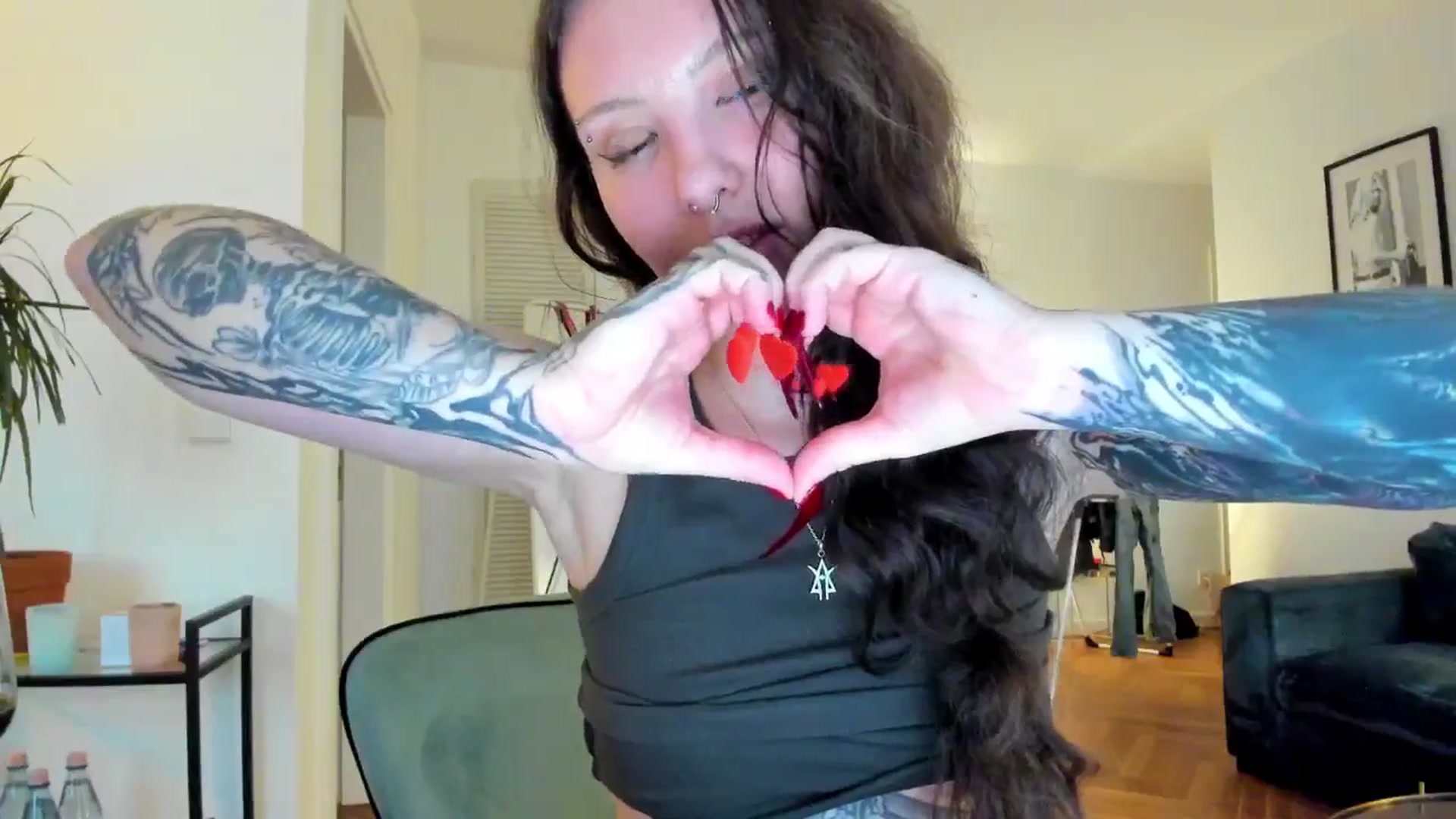 Gallery image thumbnail from KaiOnline's myfreecams stream on, 06/27/2025, 19:53 image 10 of 20