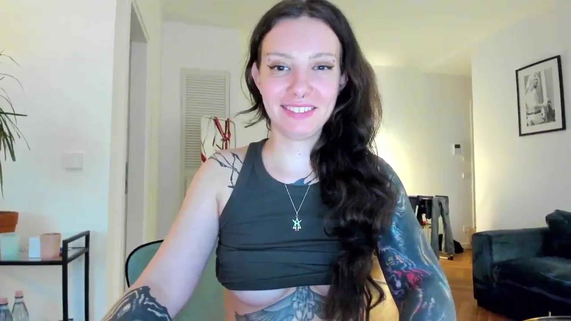 Gallery image thumbnail from KaiOnline's myfreecams stream on, 06/27/2025, 19:53 image 7 of 20
