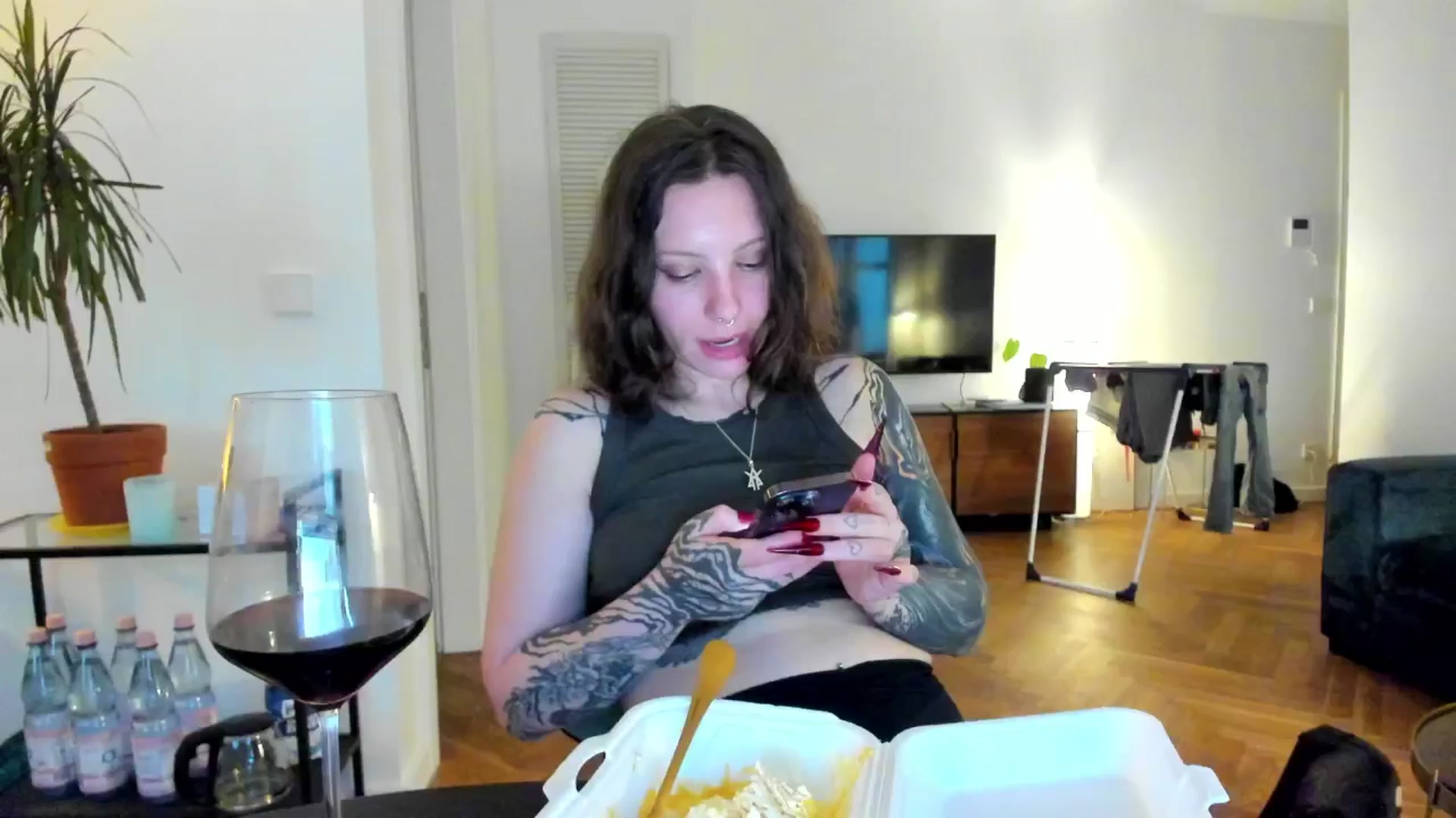 Gallery image thumbnail from KaiOnline's myfreecams stream on, 06/27/2025, 19:53 image 16 of 20