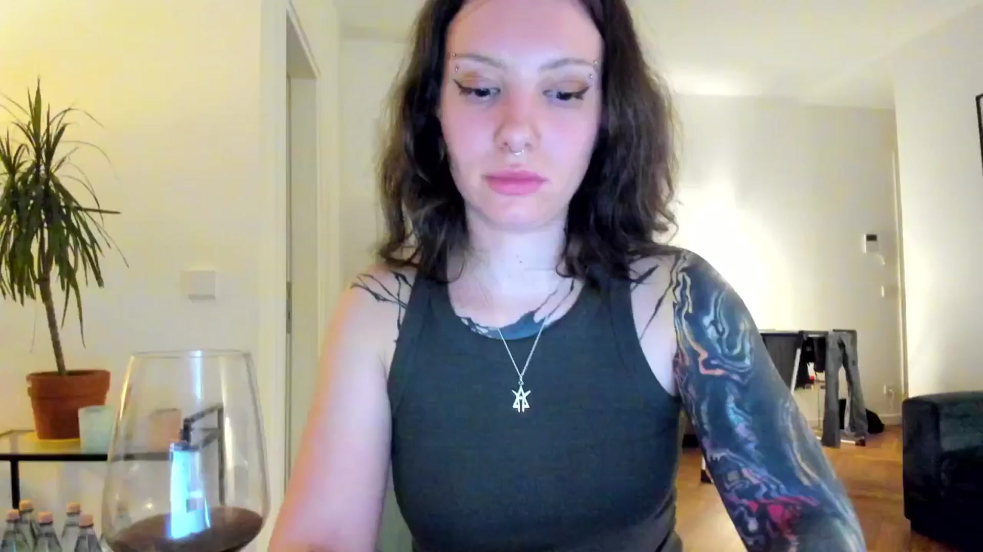 Gallery image thumbnail from KaiOnline's myfreecams stream on, 06/27/2025, 21:36 image 2 of 20