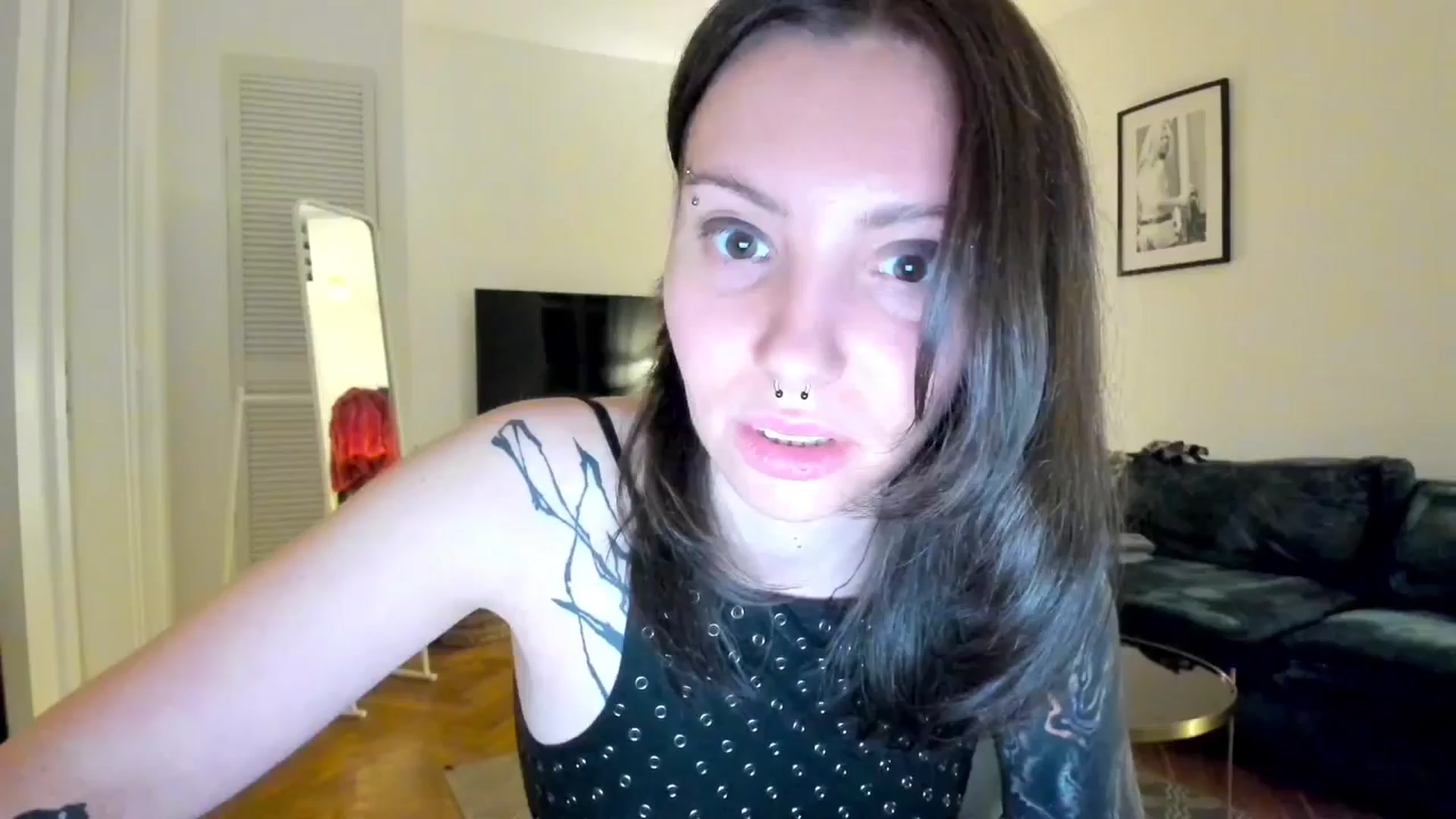 Gallery image thumbnail from KaiOnline's myfreecams stream on, 10/03/2025, 21:08 image 14 of 20