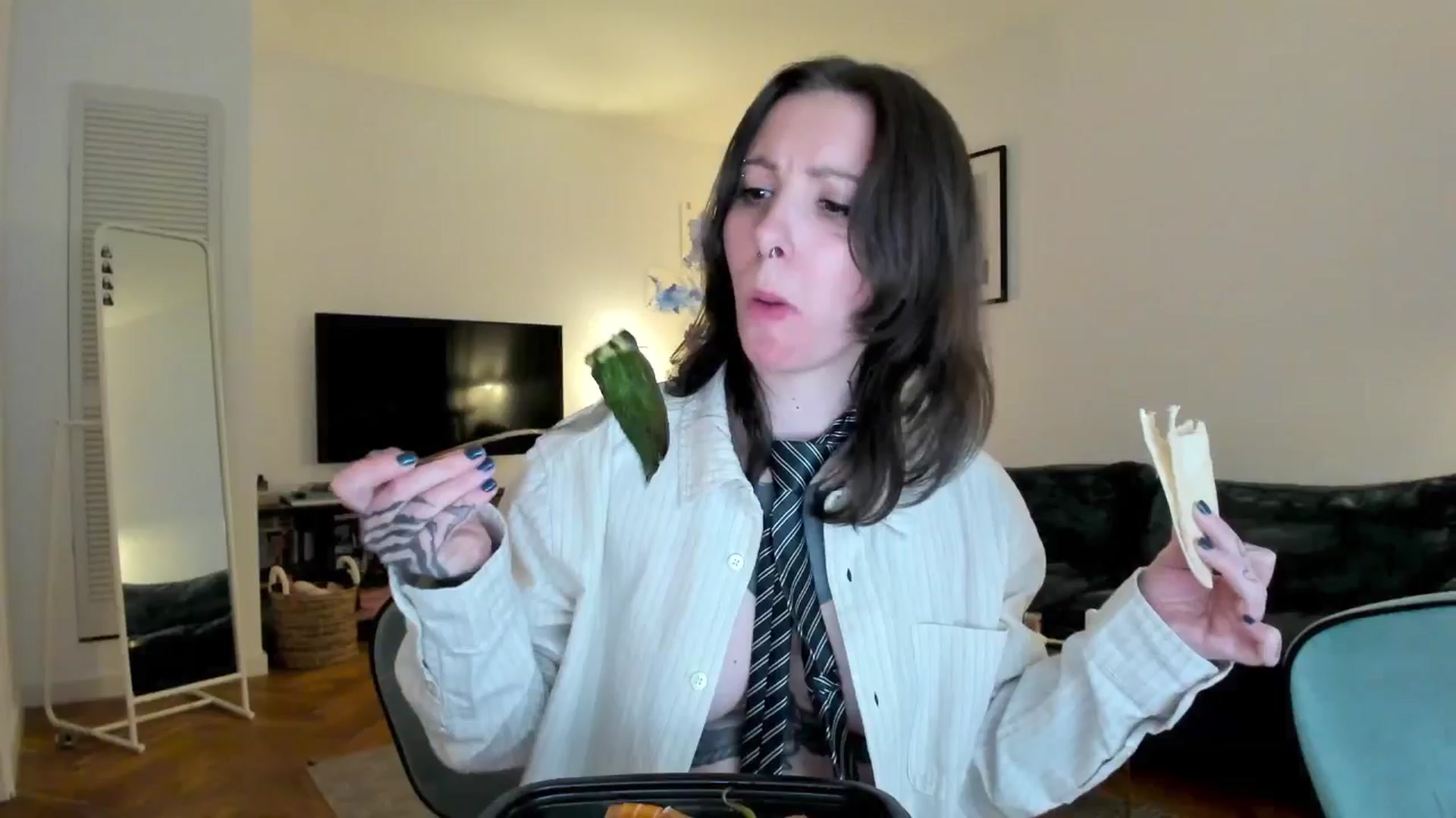 Gallery image thumbnail from KaiOnline's myfreecams stream on, 10/04/2025, 22:20 image 15 of 20