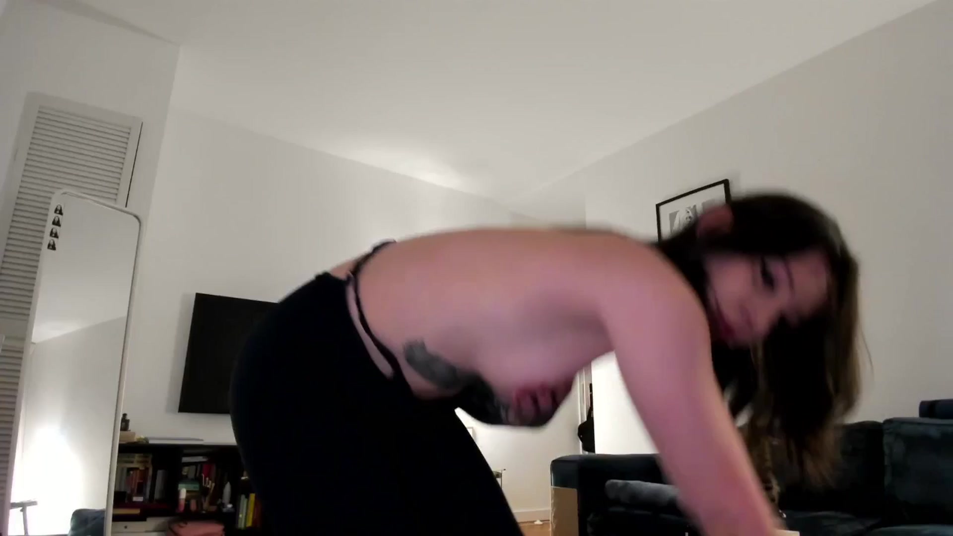 Gallery image thumbnail from KaiOnline's myfreecams stream on, 10/12/2025, 20:00 image 6 of 20