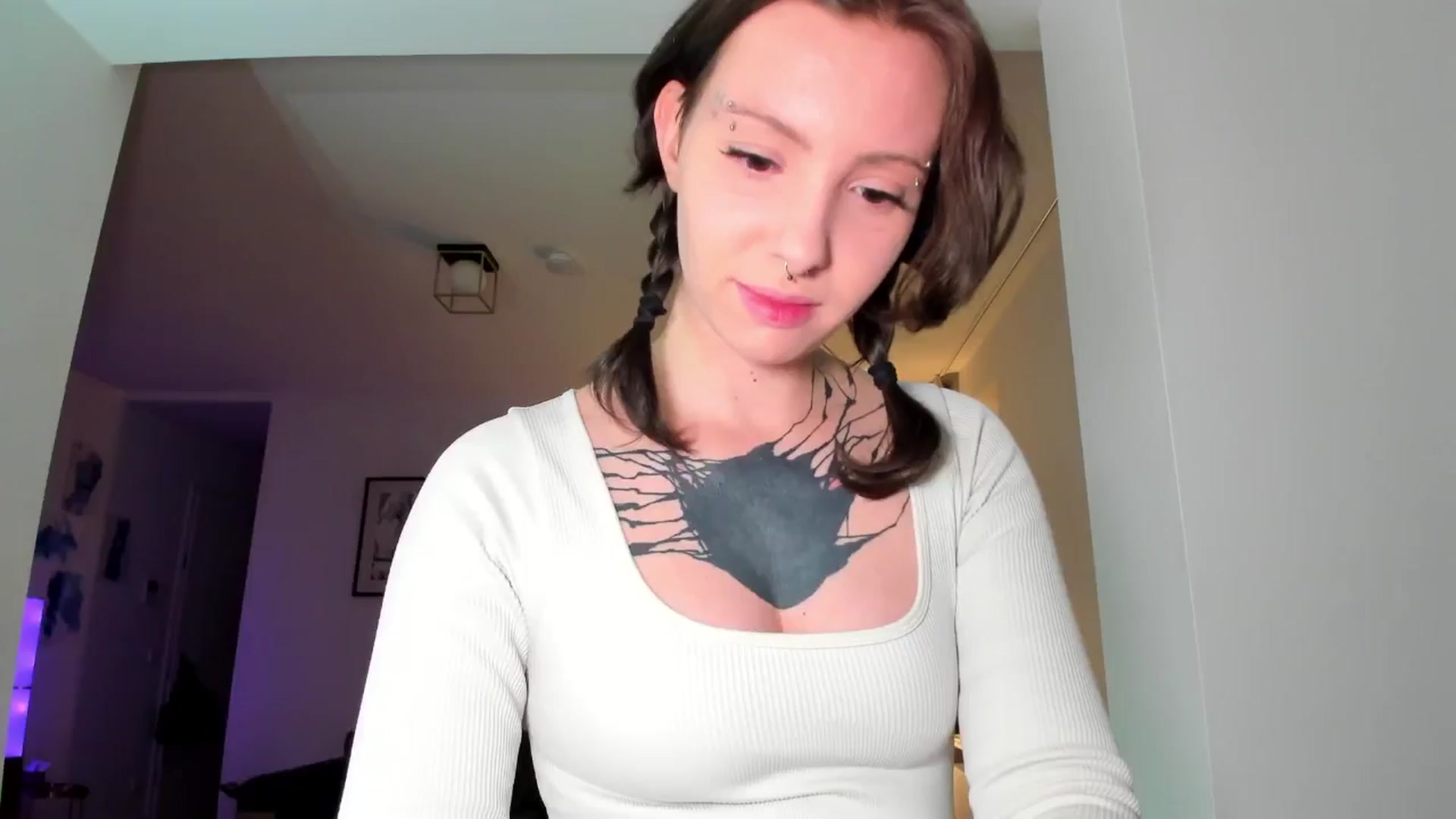 Gallery image thumbnail from KaiOnline's myfreecams stream on, 10/19/2025, 17:46 image 12 of 20