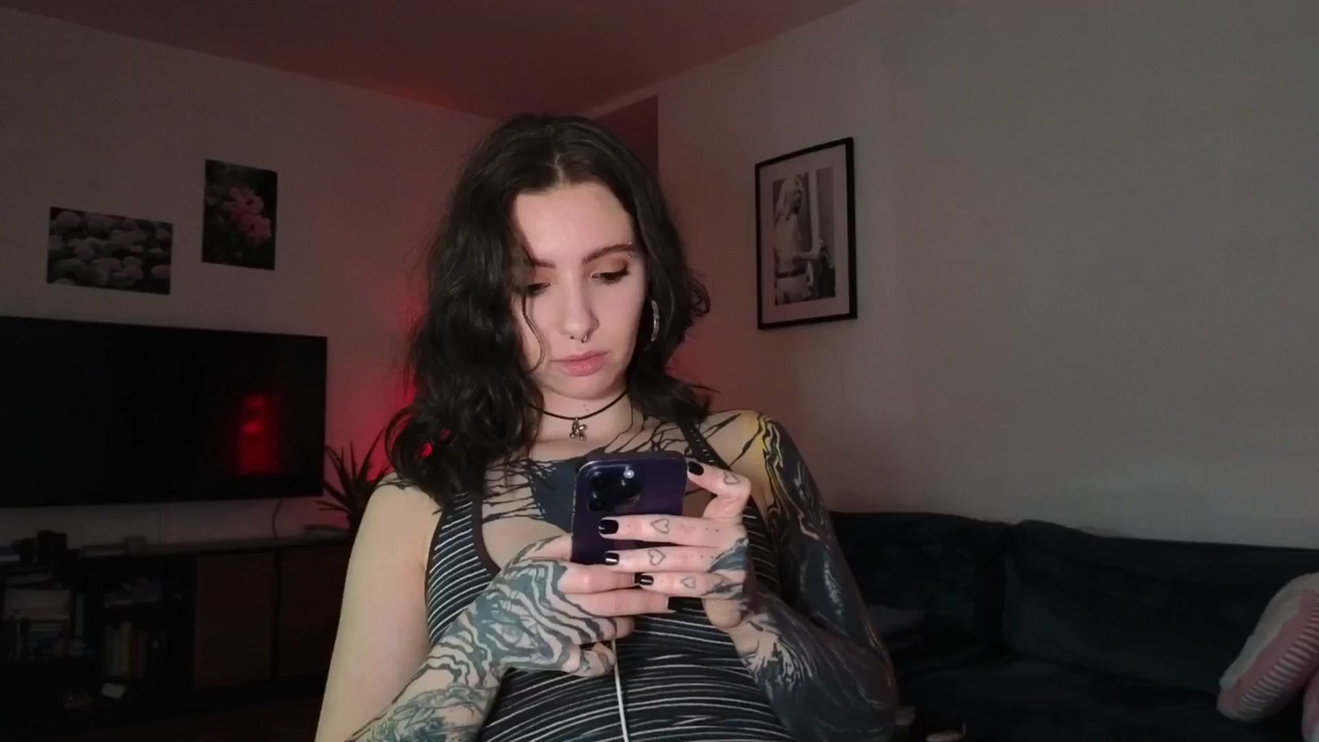 Gallery image thumbnail from KaiOnline's myfreecams stream on, 12/02/2025, 03:03 image 4 of 20