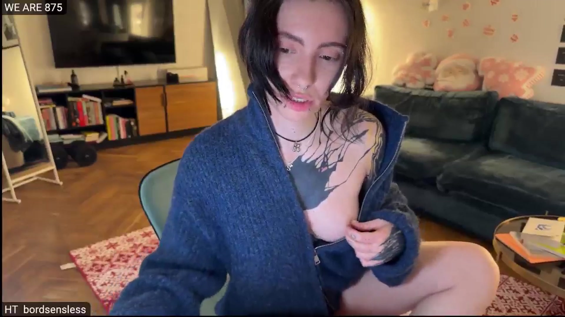 Gallery image thumbnail from KaiOnline's myfreecams stream on, 12/25/2025, 22:54 image 17 of 20