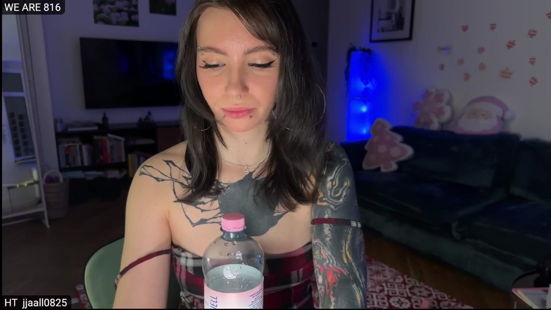 Gallery image thumbnail from KaiOnline's myfreecams stream on, 12/28/2025, 02:29 image 2 of 20