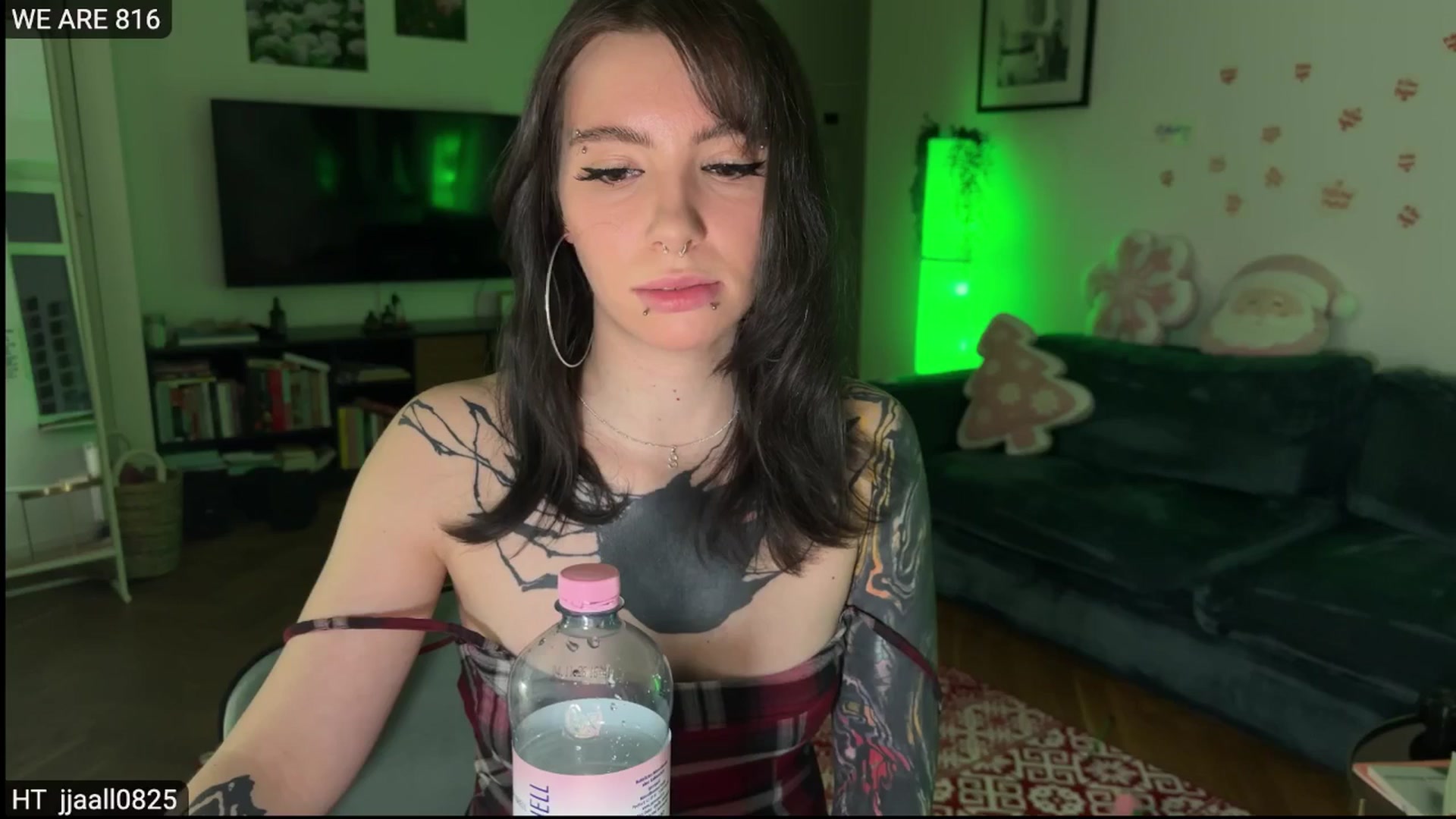Gallery image thumbnail from KaiOnline's myfreecams stream on, 12/28/2025, 02:29 image 1 of 20
