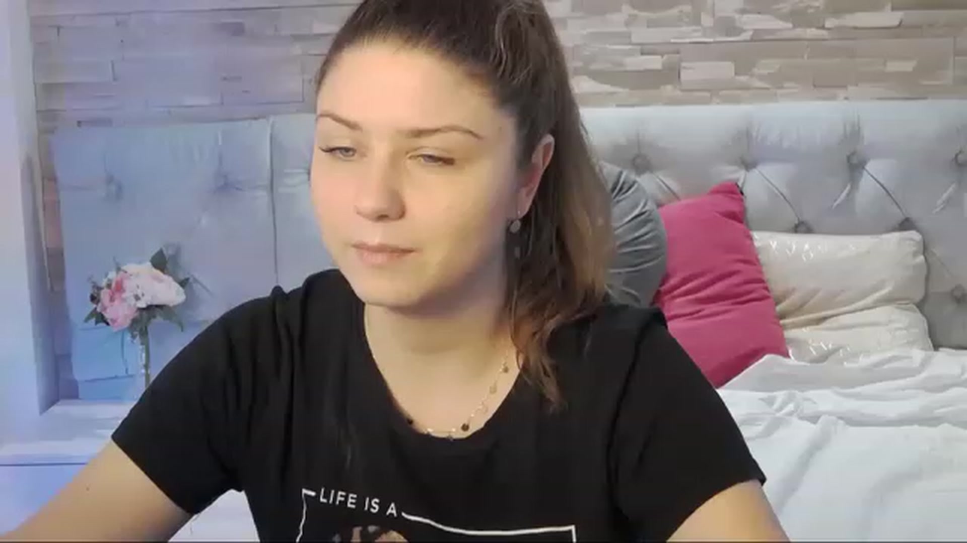 Gallery image thumbnail from Kaida_Ice's myfreecams stream on, 01/15/2023, 11:38 image 9 of 20