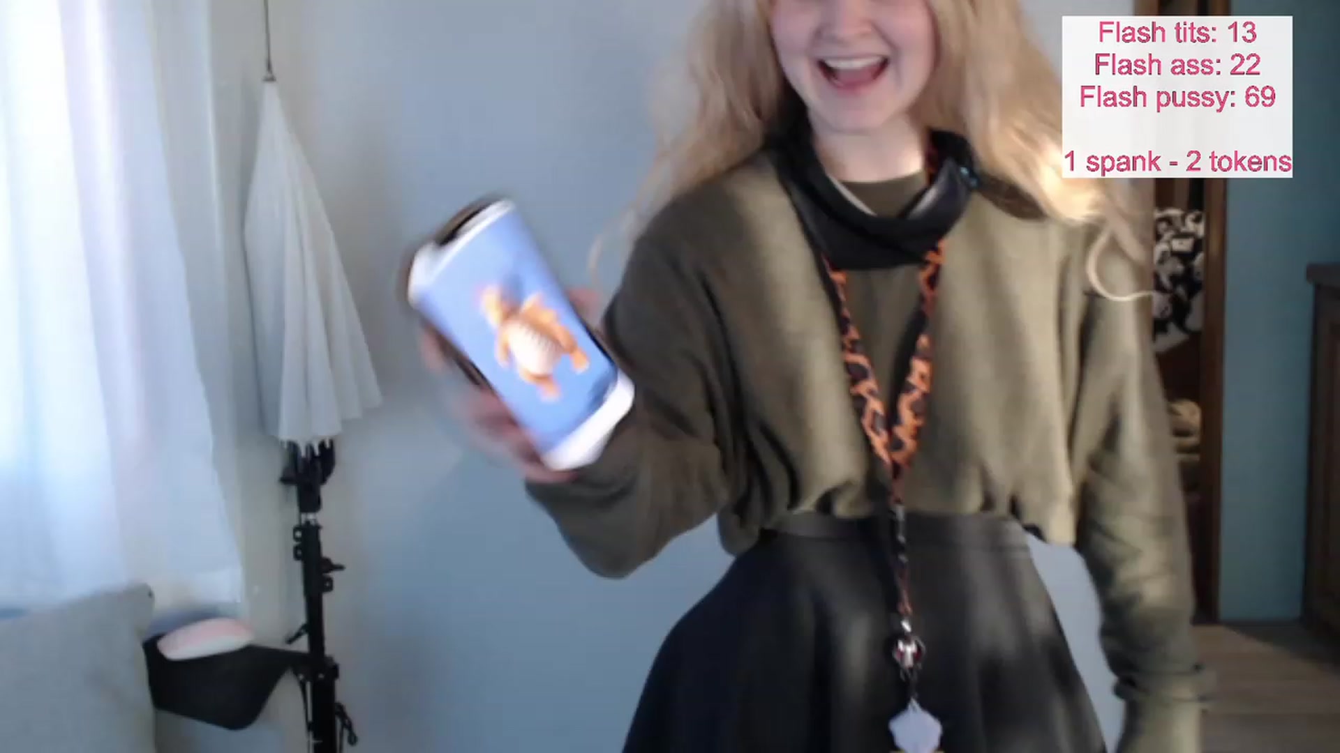 Gallery image thumbnail from Kaikitten2002's myfreecams stream on, 11/15/2022, 24:19 image 3 of 20