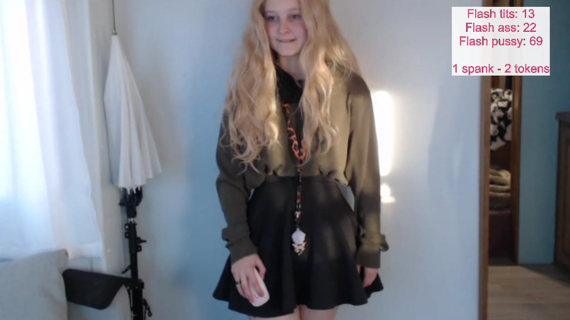 Gallery image thumbnail from Kaikitten2002's myfreecams stream on, 11/15/2022, 24:19 image 6 of 20