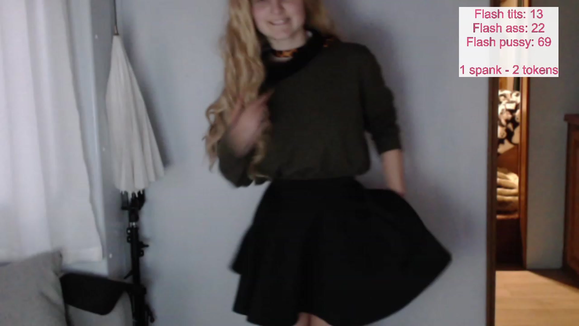 Gallery image thumbnail from Kaikitten2002's myfreecams stream on, 11/15/2022, 24:19 image 19 of 20