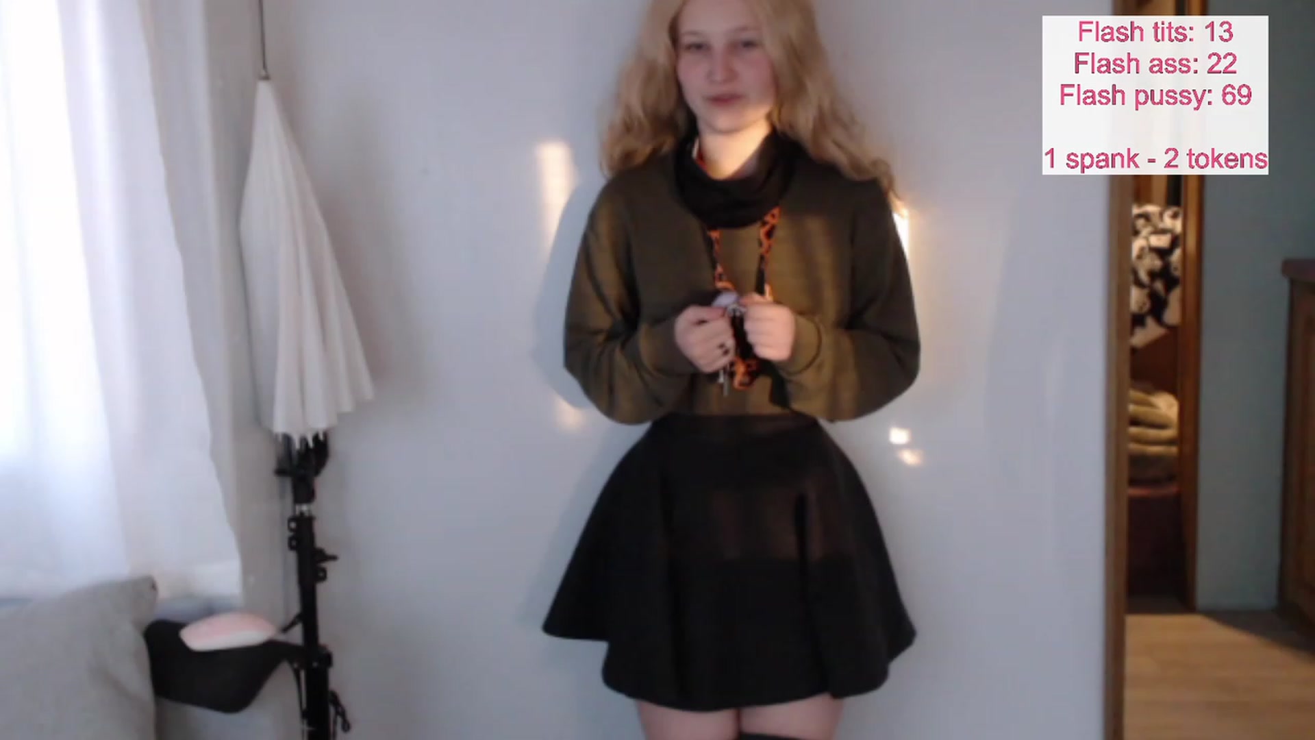 Gallery image thumbnail from Kaikitten2002's myfreecams stream on, 11/15/2022, 24:19 image 7 of 20