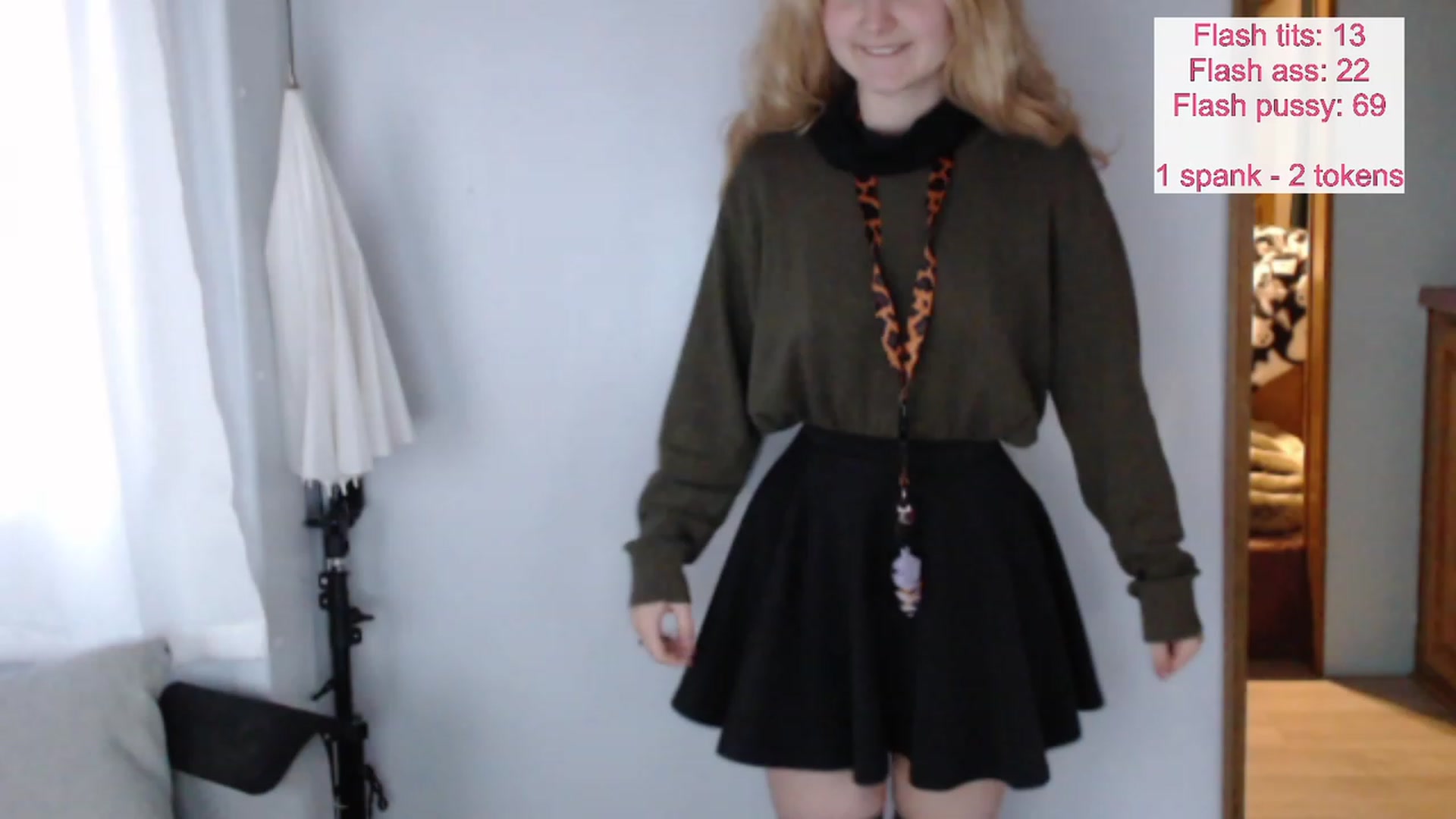 Gallery image thumbnail from Kaikitten2002's myfreecams stream on, 11/15/2022, 24:19 image 13 of 20
