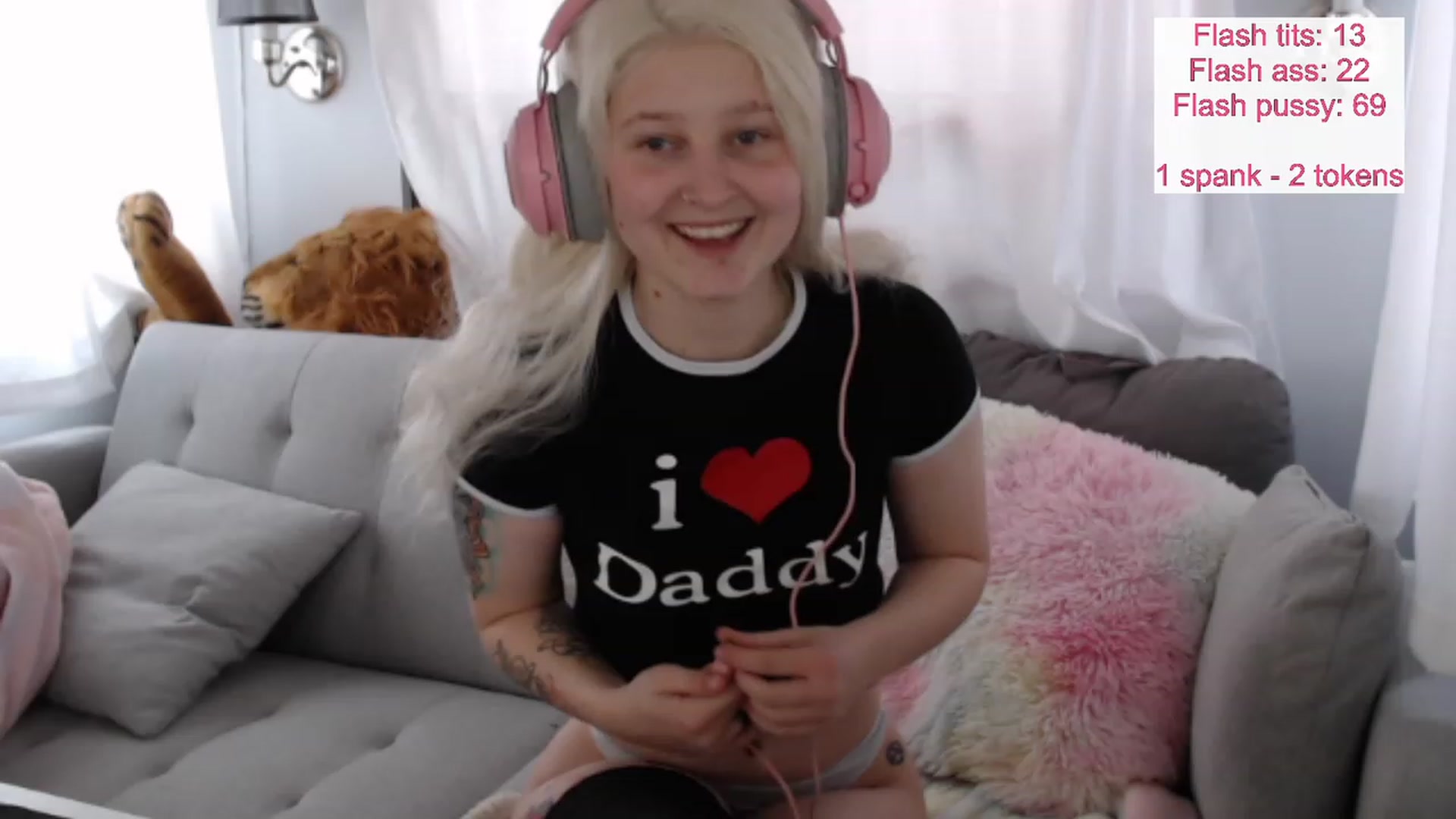 Gallery image thumbnail from Kaikitten2002's myfreecams stream on, 11/27/2022, 23:07 image 13 of 20