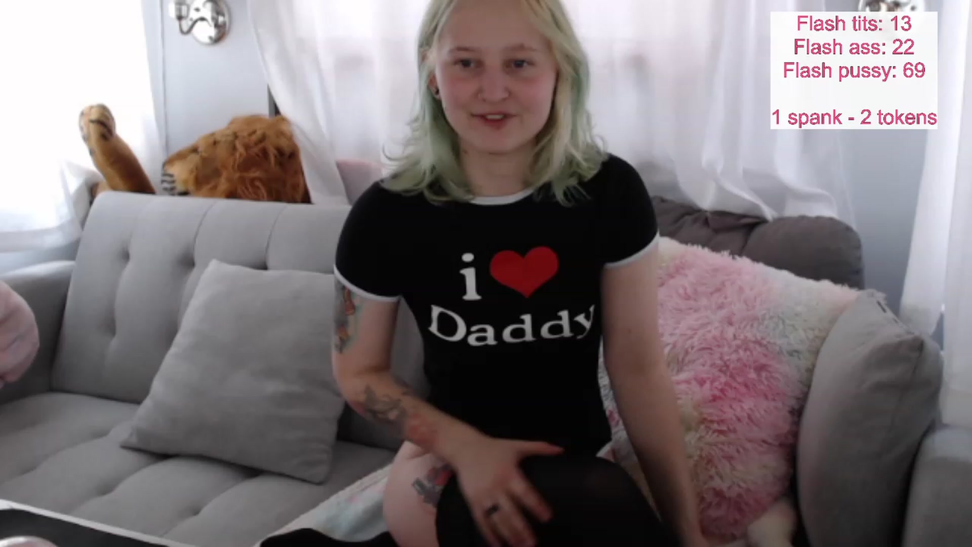 Gallery image thumbnail from Kaikitten2002's myfreecams stream on, 11/27/2022, 23:07 image 2 of 20