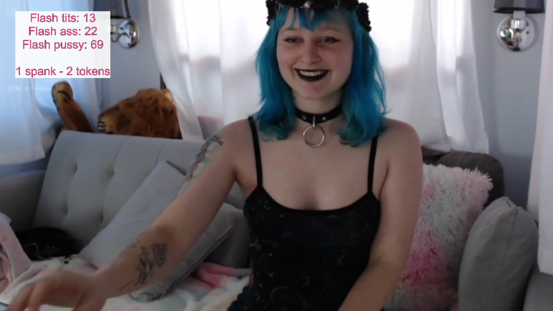 Gallery image thumbnail from Kaikitten2002's myfreecams stream on, 12/19/2022, 21:49 image 3 of 20