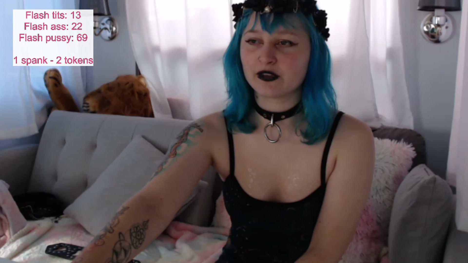 Gallery image thumbnail from Kaikitten2002's myfreecams stream on, 12/19/2022, 21:49 image 12 of 20