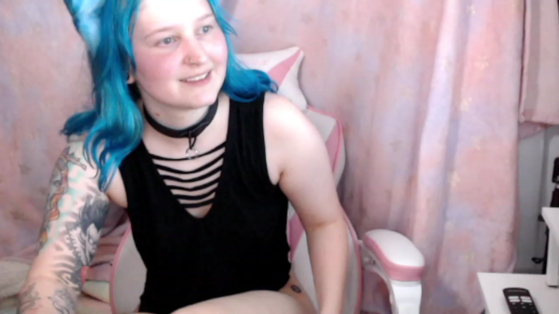 Gallery image thumbnail from Kaikitten2002's myfreecams stream on, 08/20/2023, 04:59 image 6 of 20