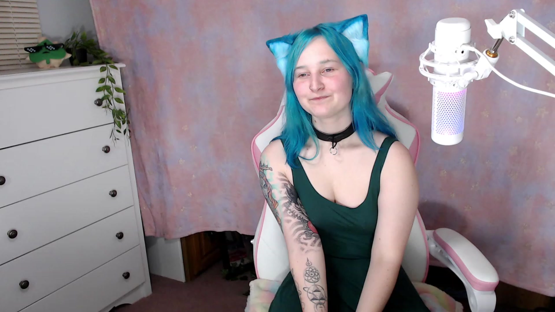Gallery image thumbnail from Kaikitten2002's myfreecams stream on, 08/22/2023, 05:07 image 5 of 20