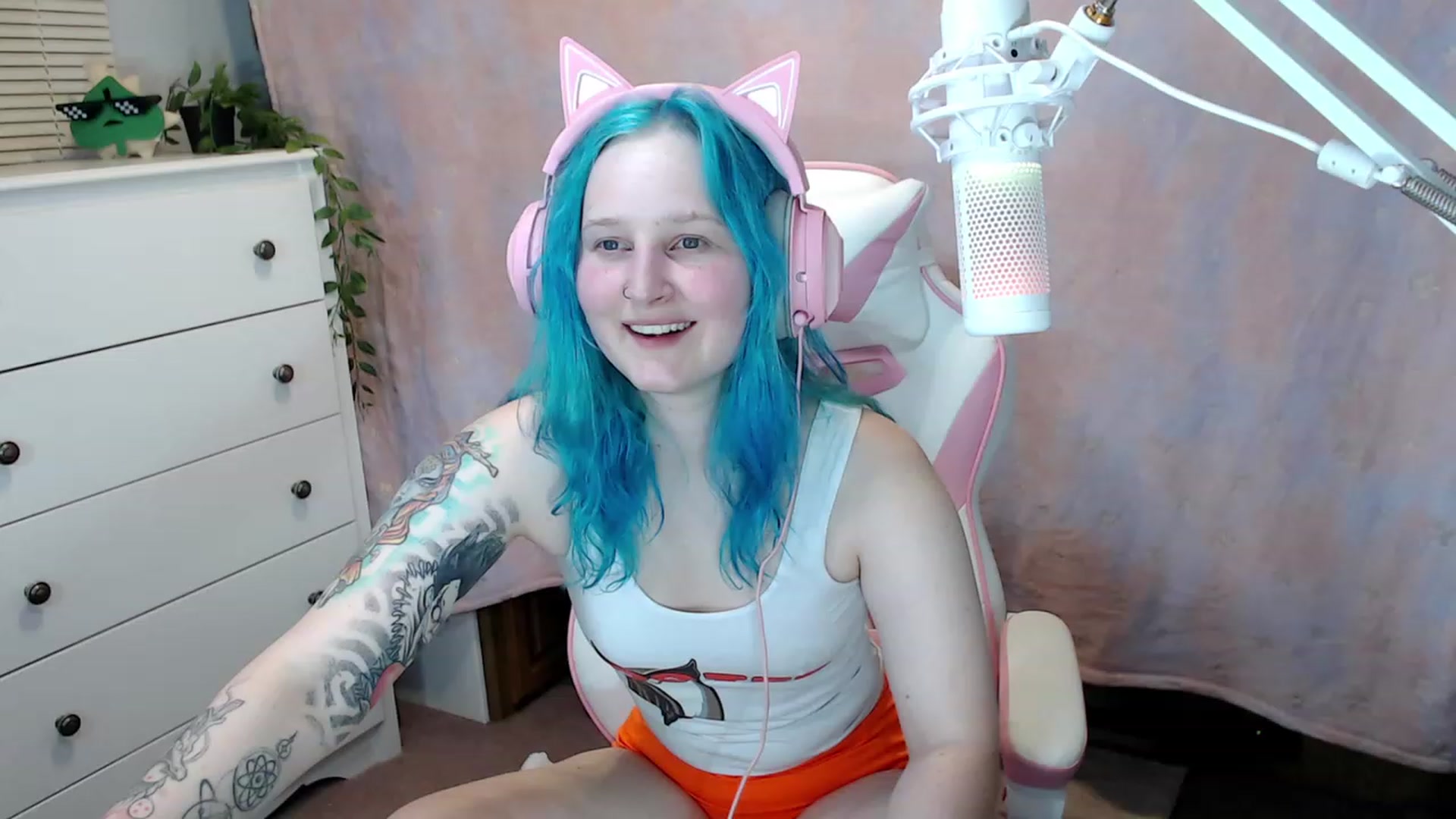 Gallery image thumbnail from Kaikitten2002's myfreecams stream on, 08/27/2023, 04:42 image 20 of 20