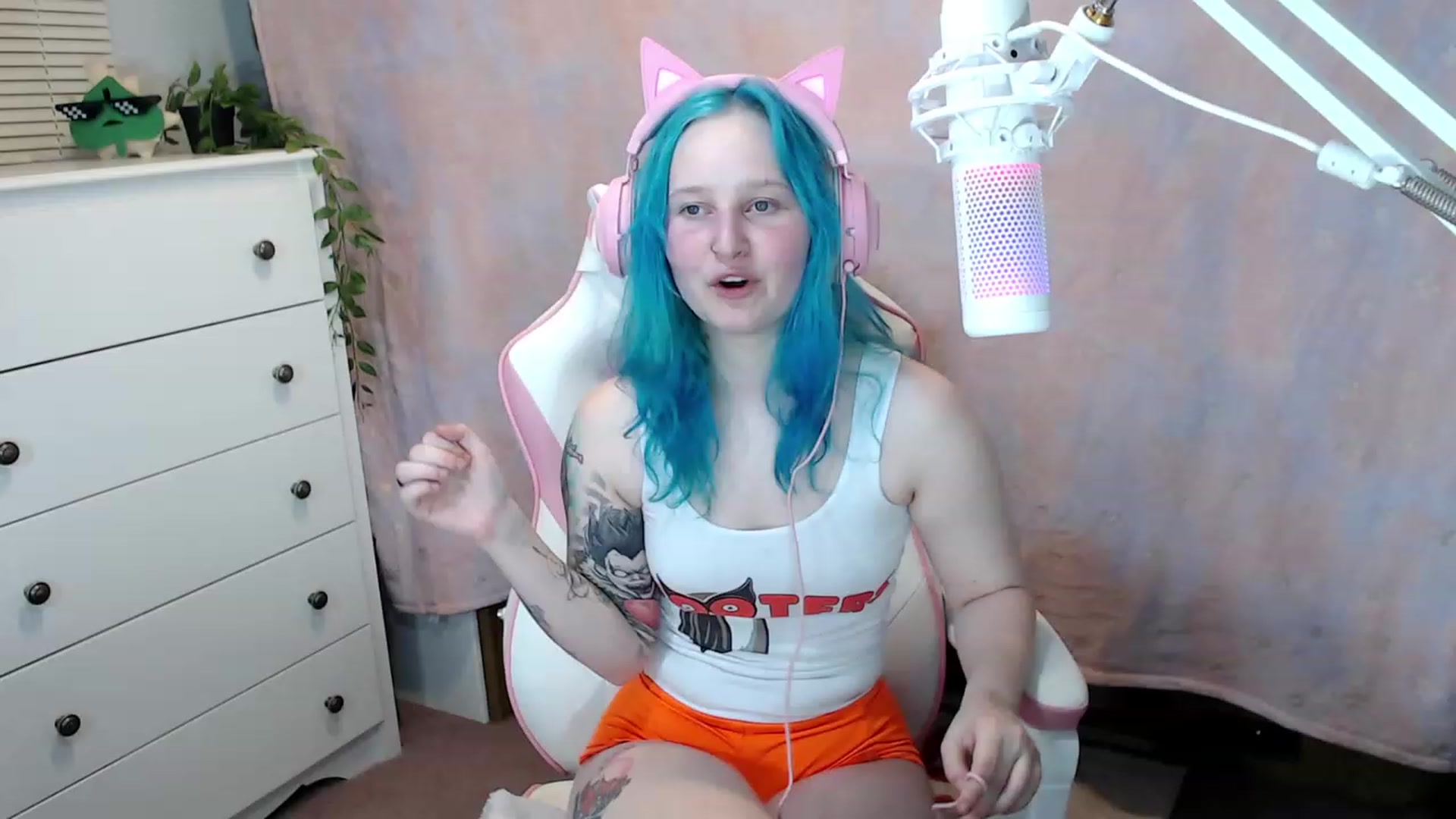 Gallery image thumbnail from Kaikitten2002's myfreecams stream on, 08/27/2023, 05:09 image 7 of 20