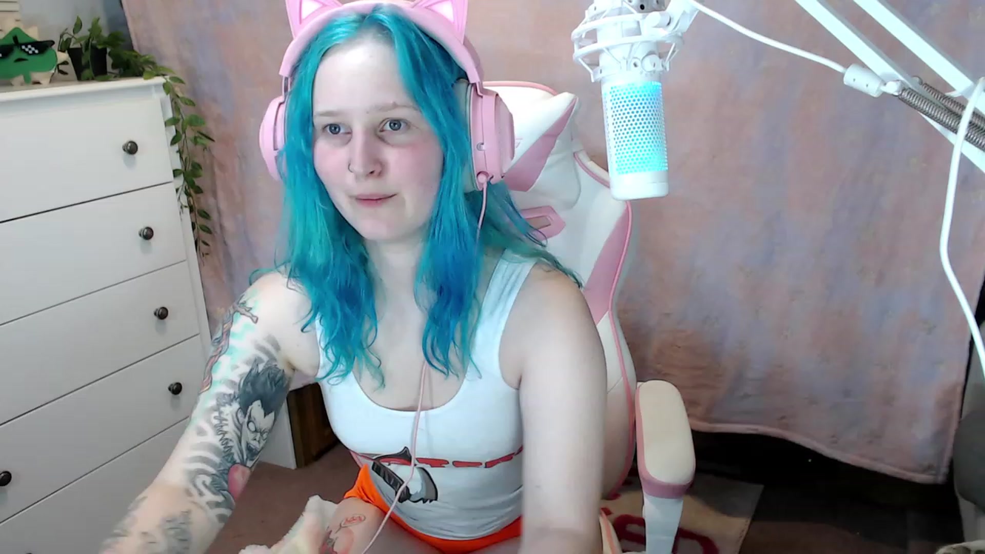 Gallery image thumbnail from Kaikitten2002's myfreecams stream on, 08/27/2023, 05:09 image 20 of 20