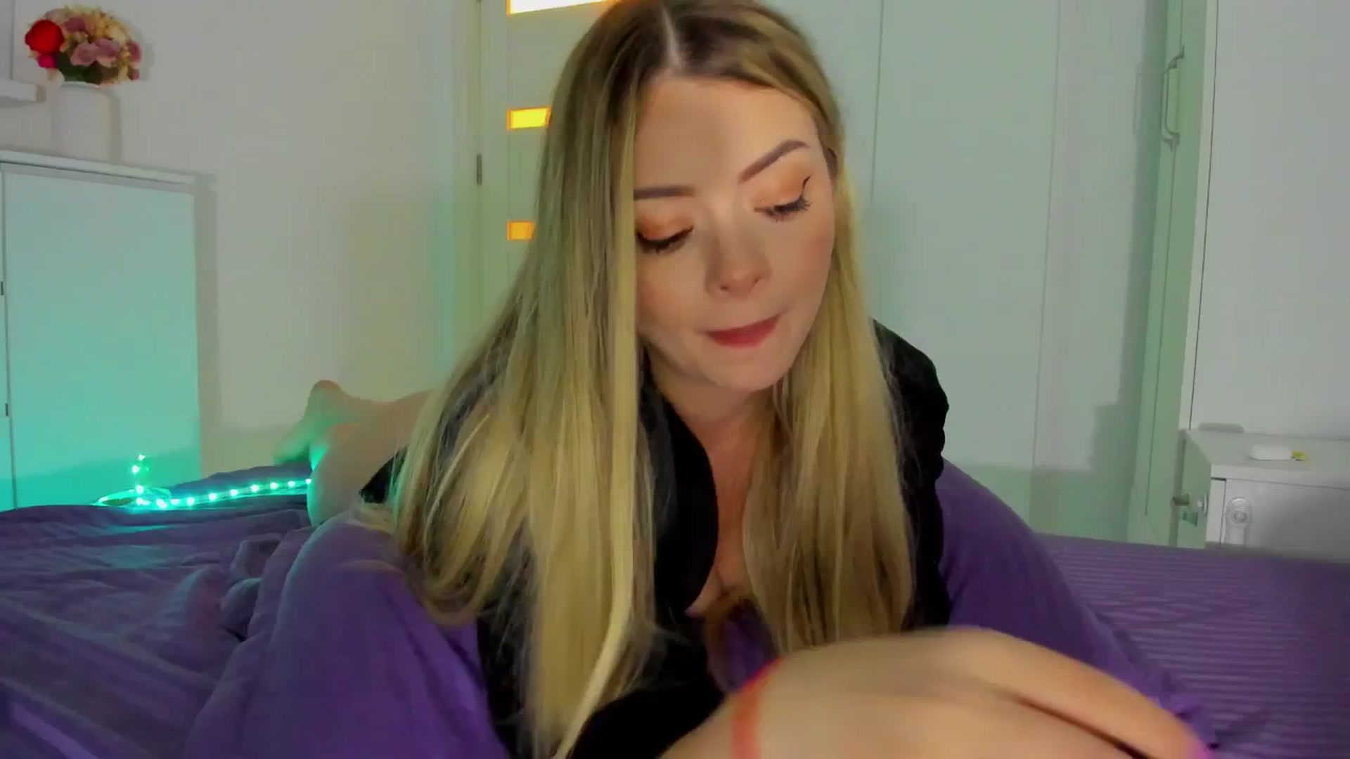 Gallery image thumbnail from Kailynn23's myfreecams stream on, 03/21/2026, 21:52 image 16 of 20