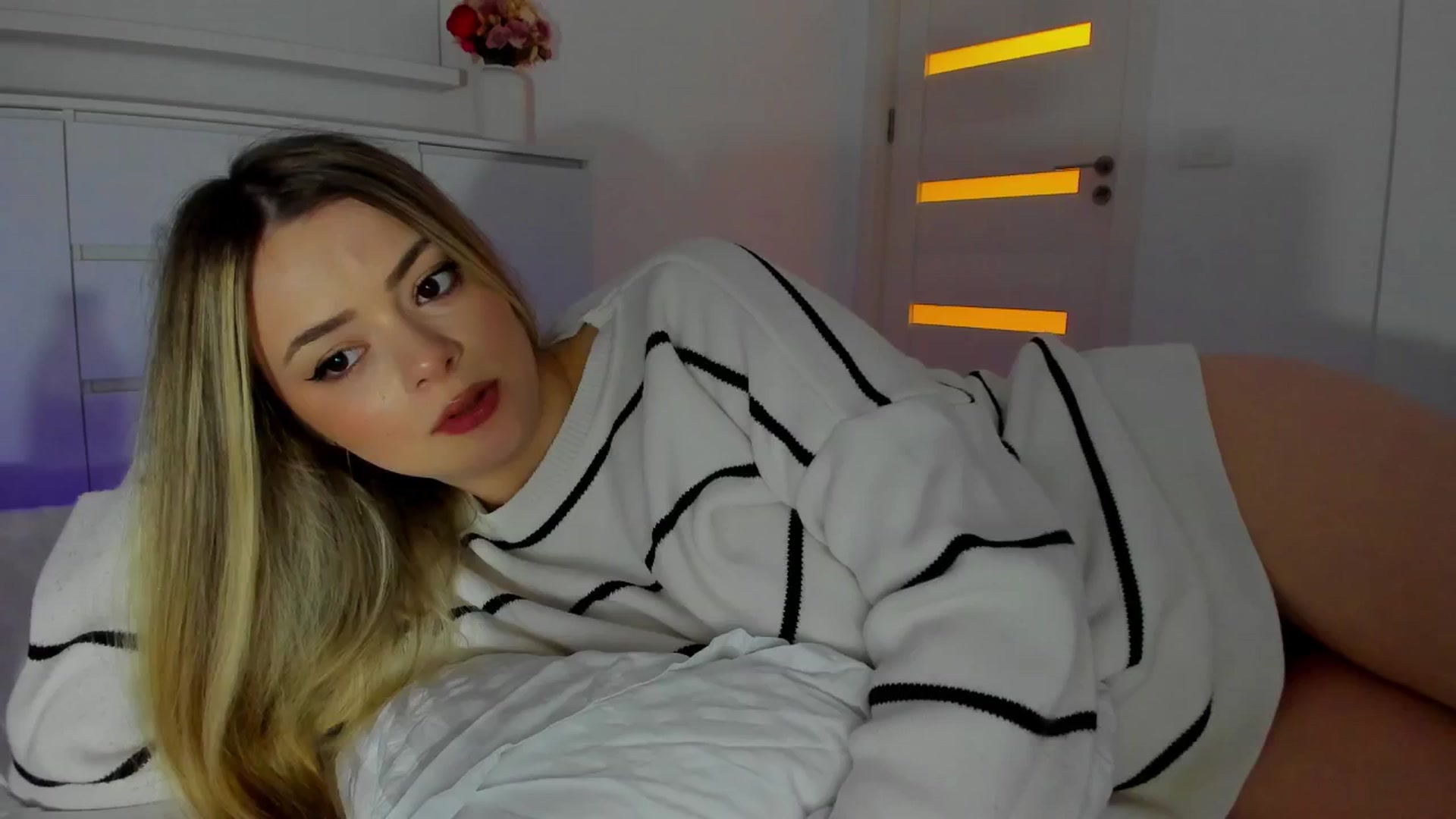 Gallery image thumbnail from Kailynn23's myfreecams stream on, 03/25/2026, 02:23 image 12 of 20