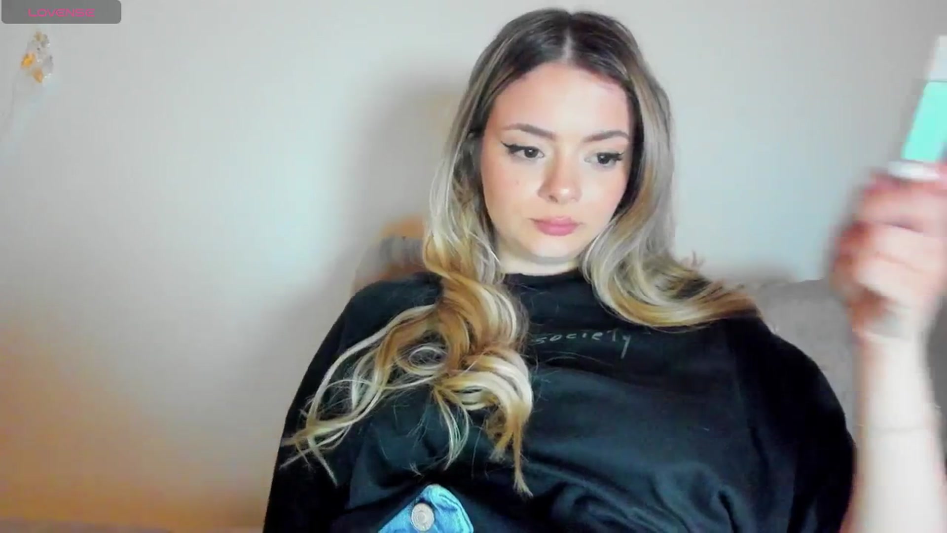 Gallery image thumbnail from Kailynn23's myfreecams stream on, 04/19/2026, 01:55 image 6 of 20