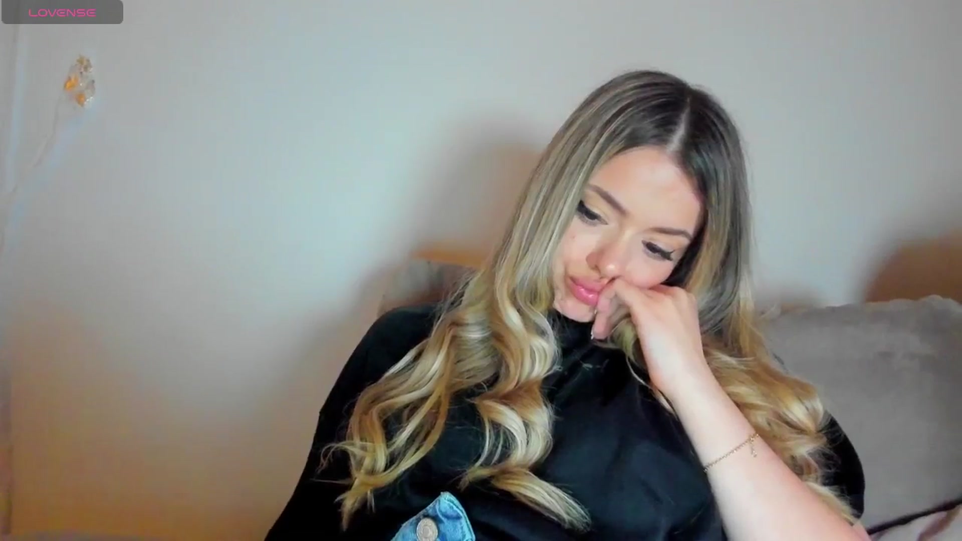 Gallery image thumbnail from Kailynn23's myfreecams stream on, 04/19/2026, 01:55 image 16 of 20