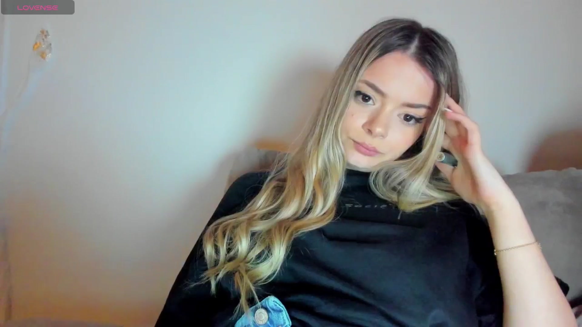Gallery image thumbnail from Kailynn23's myfreecams stream on, 04/19/2026, 01:55 image 10 of 20